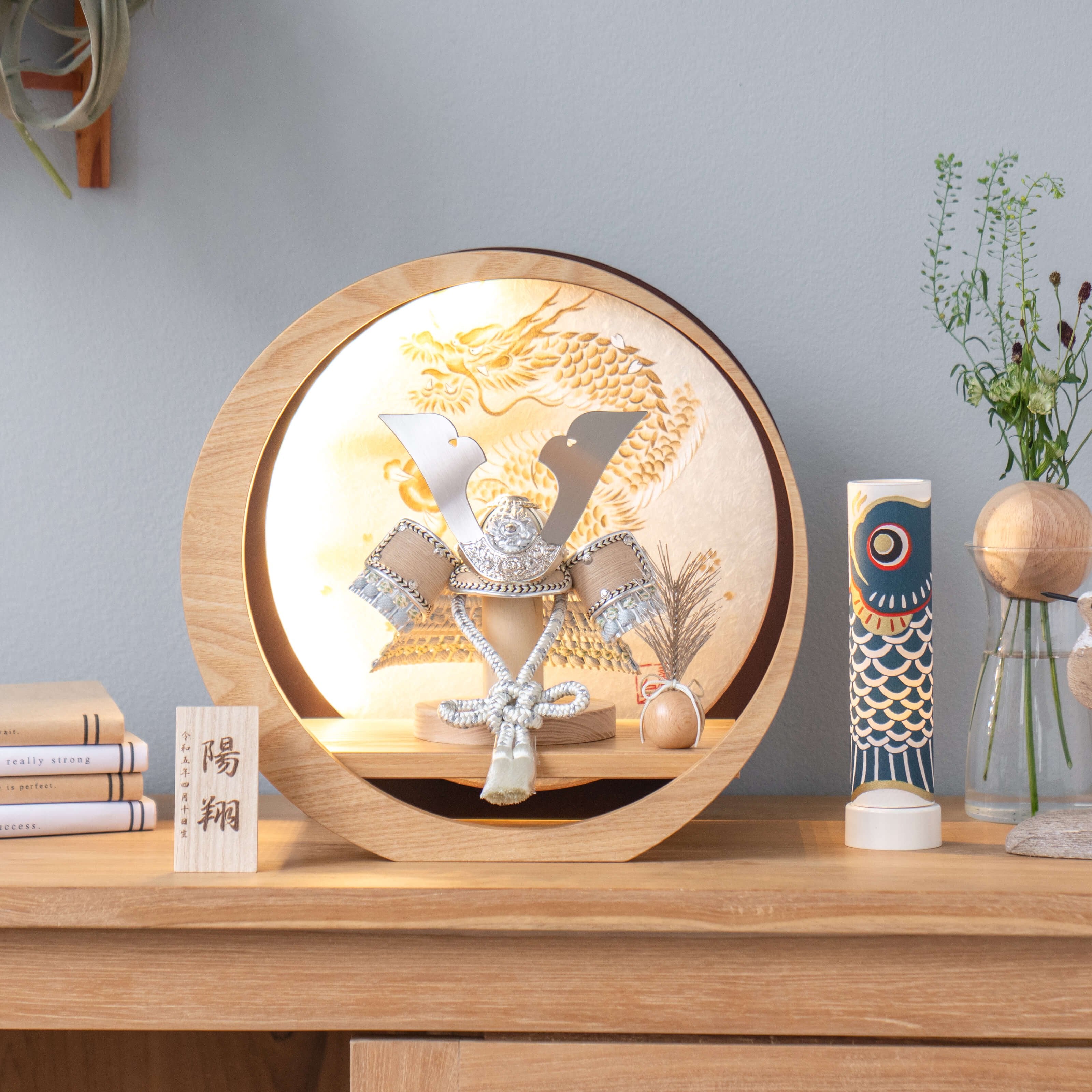 ことのオリジナル兜 そら 灯月型飾台 手描龍