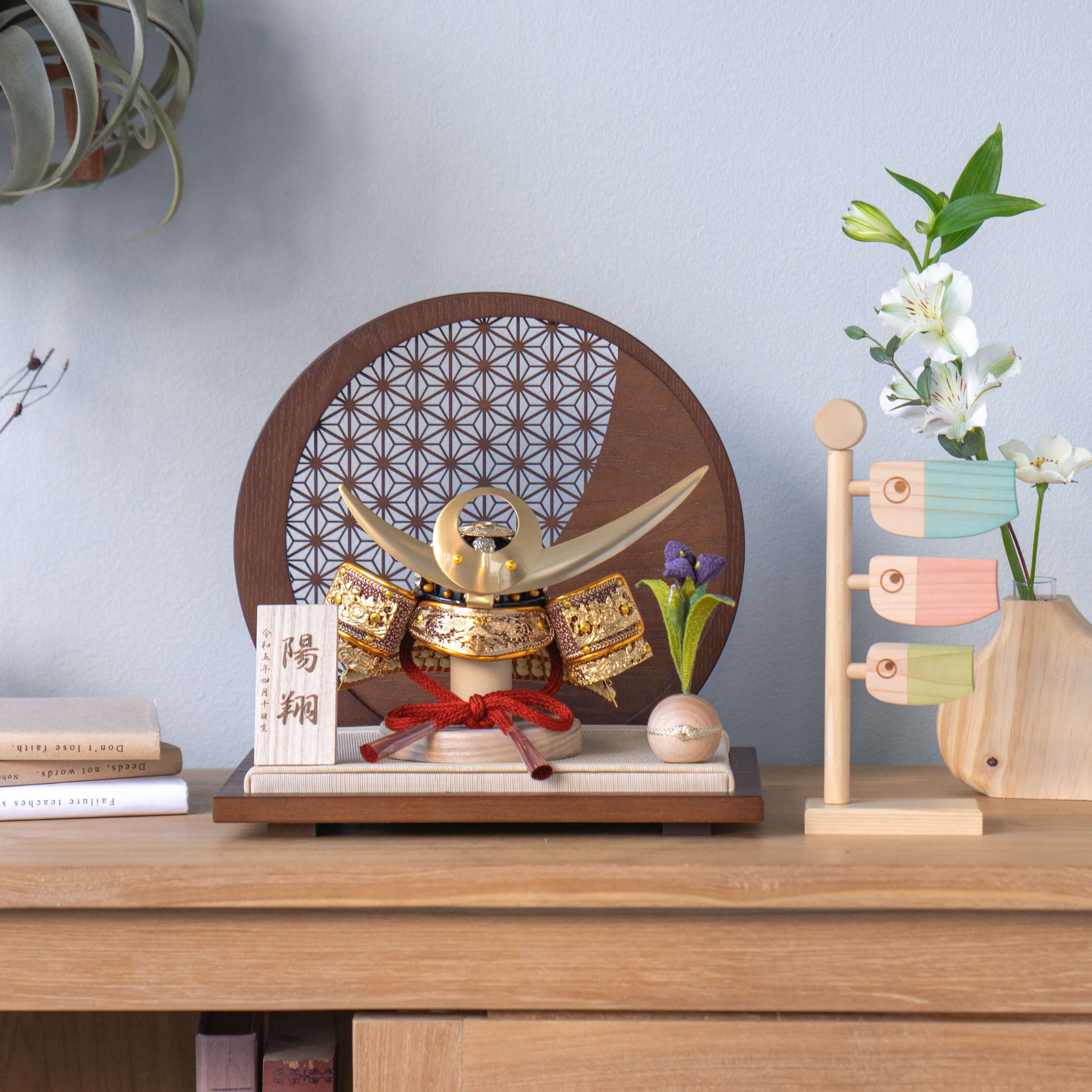 KOTO×悠雅コラボ兜 上杉謙信 麻の葉 円形B衝立