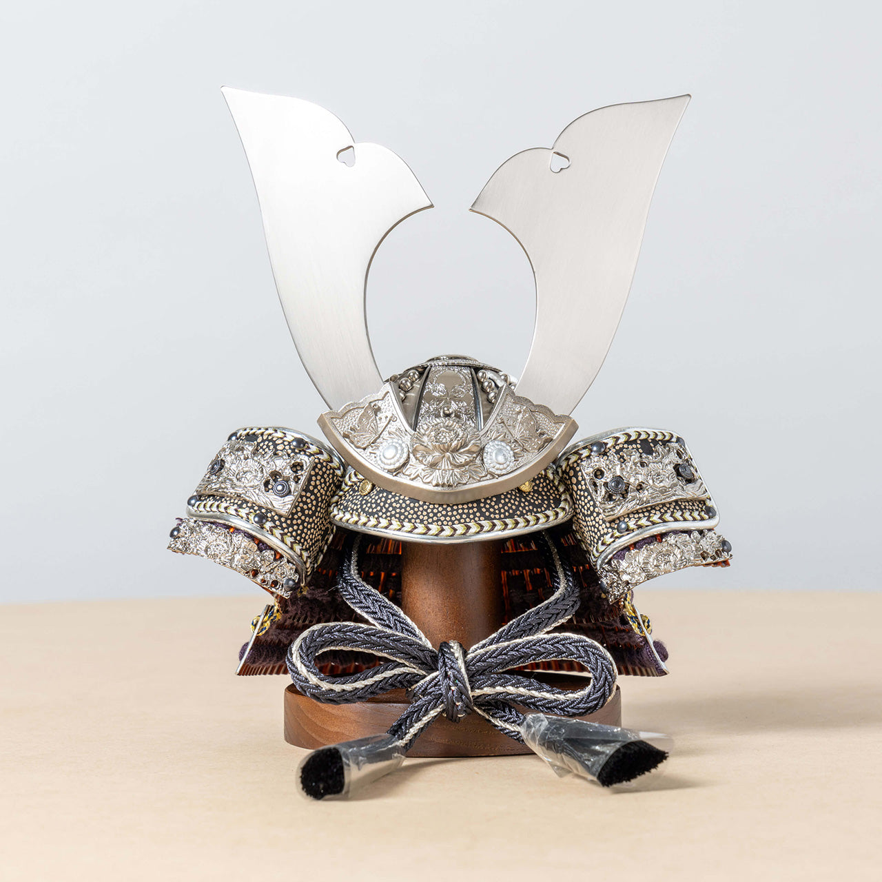 KOTO×悠雅コラボ兜 銀大鍬 麻の葉 円形B衝立