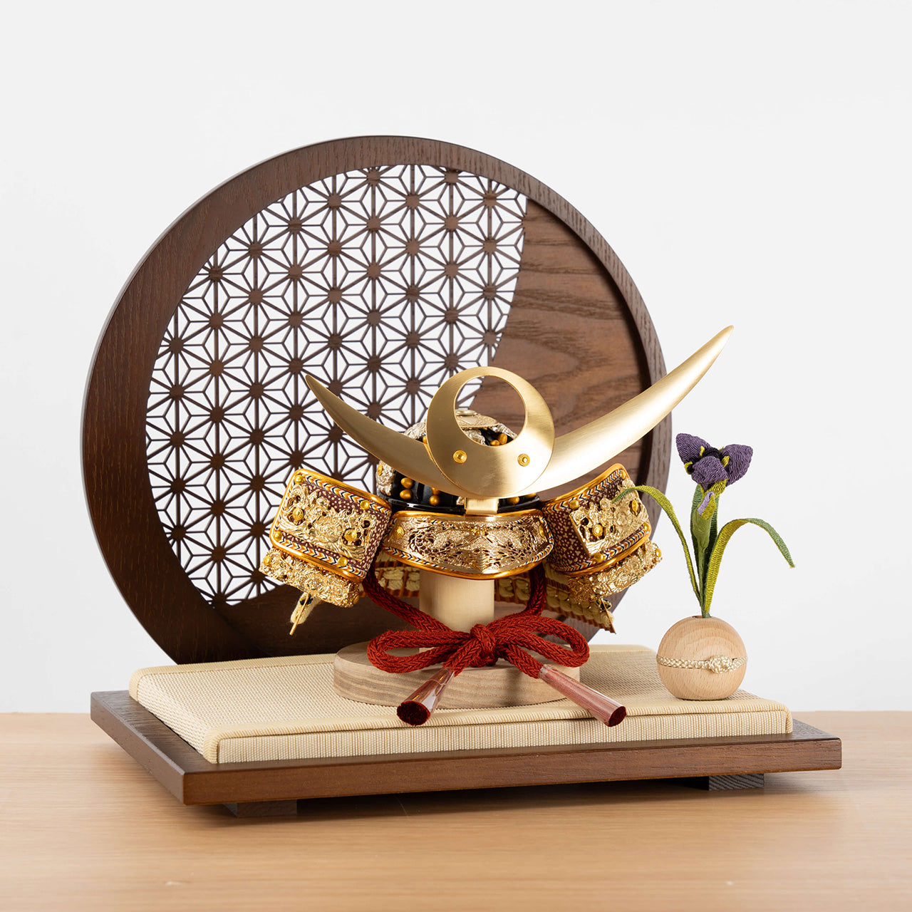 KOTO×悠雅コラボ兜 上杉謙信 麻の葉 円形B衝立