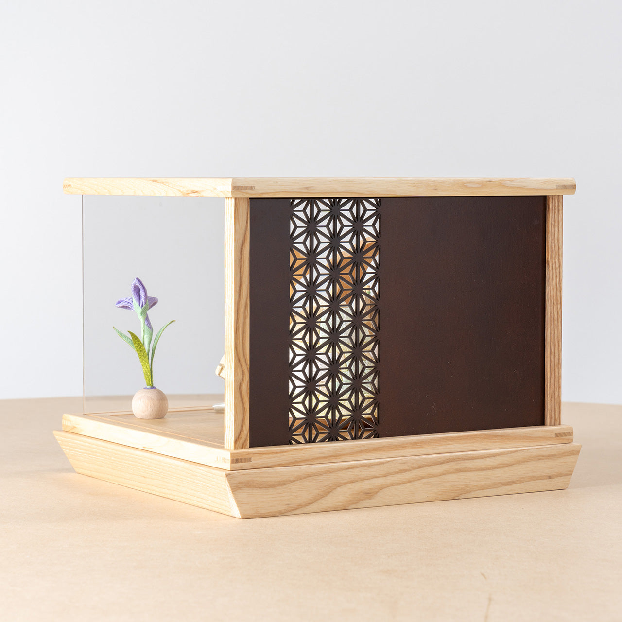 ことの木目込かぶと だいち 鍬形 円ケース 麻の葉