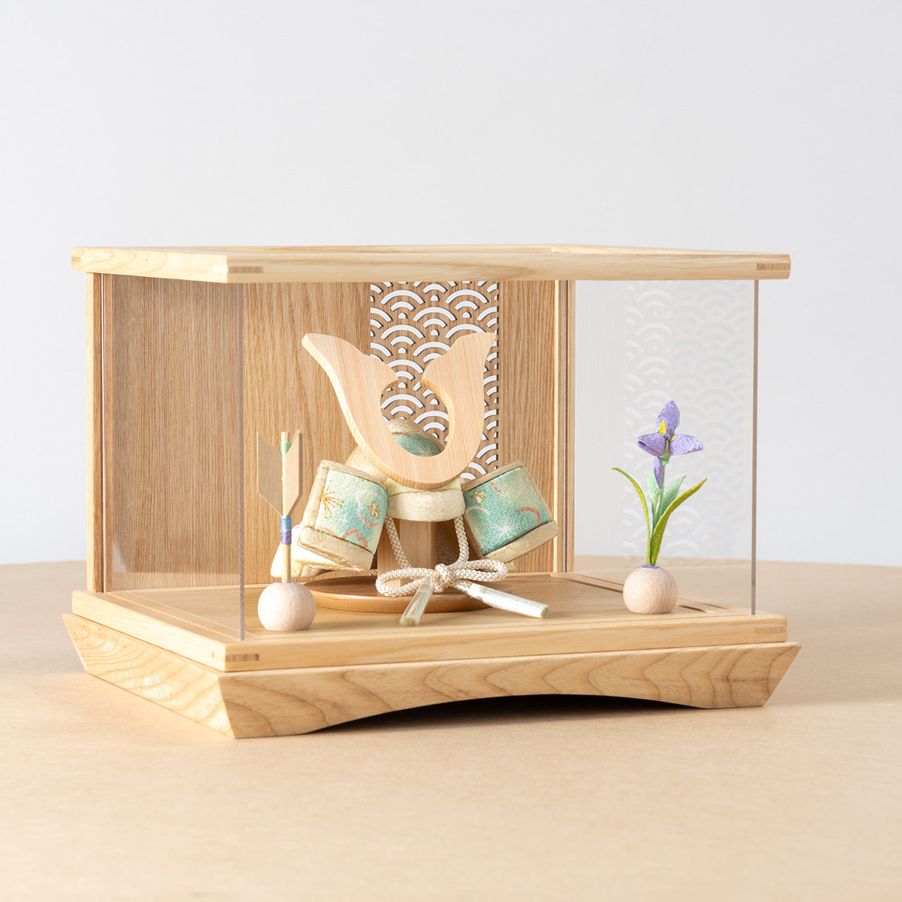 ことの木目込かぶと だいち 鍬形 円ケース 青海波