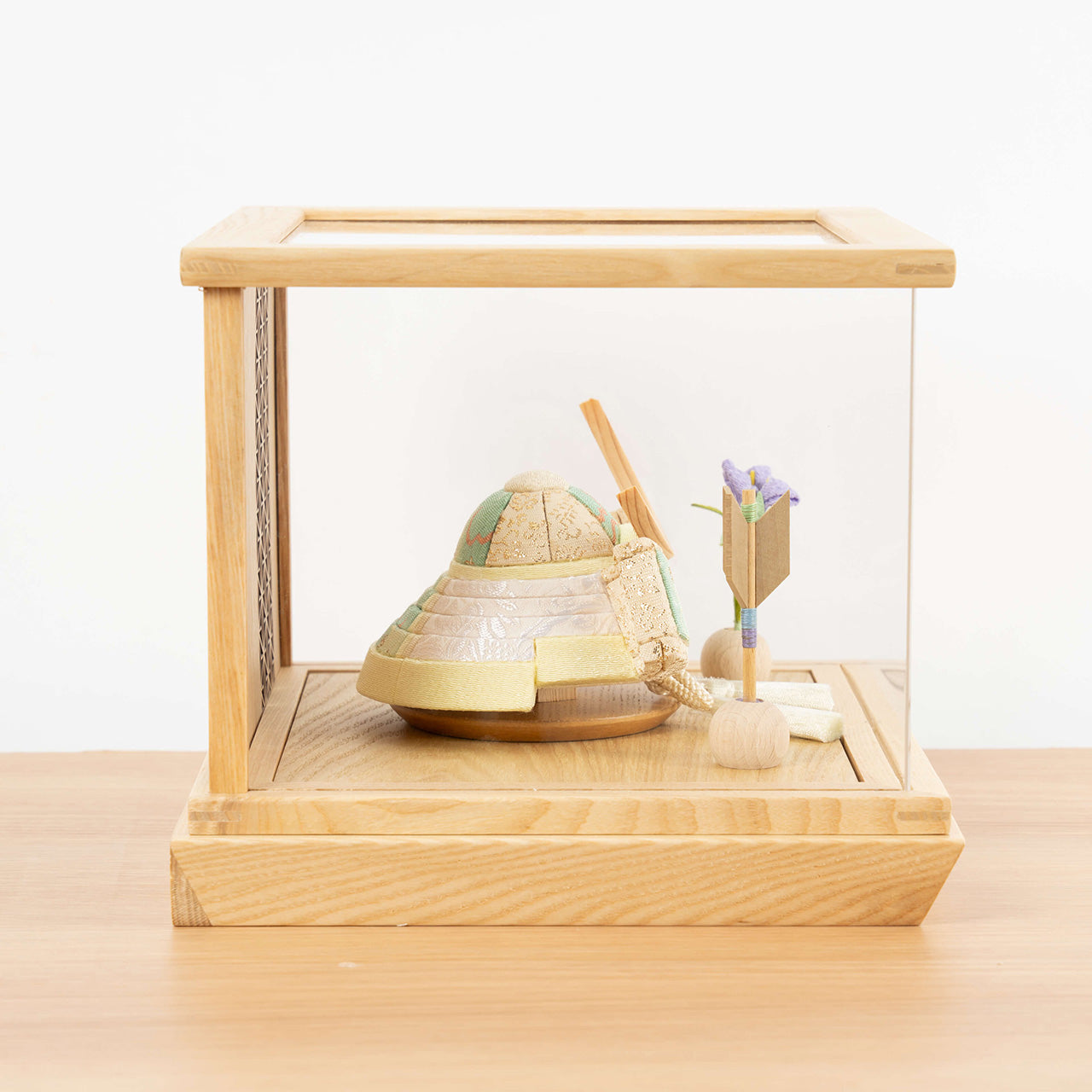 ことの木目込かぶと だいち 伊達政宗 円ケース 麻の葉