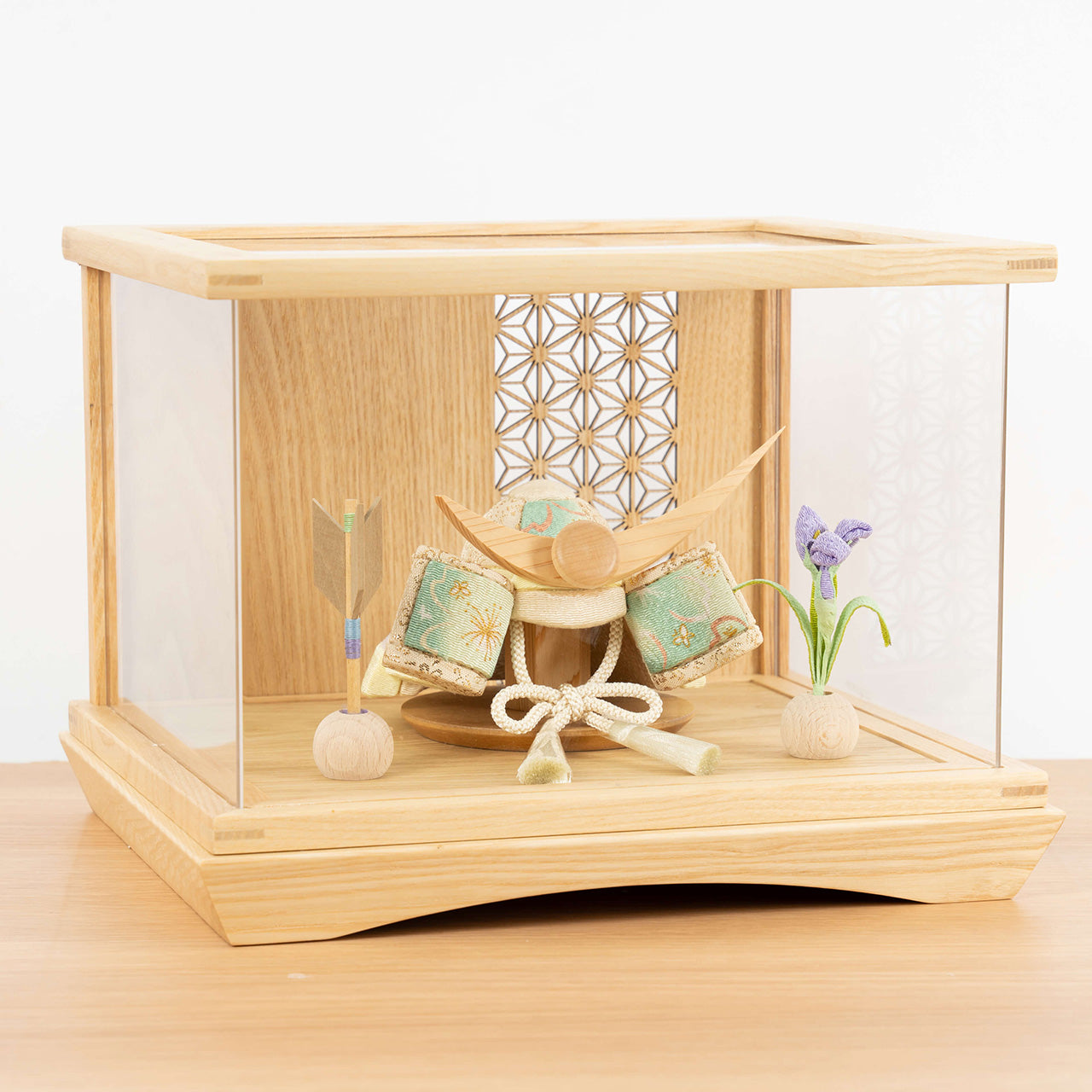 ことの木目込かぶと だいち 上杉謙信 円ケース 麻の葉