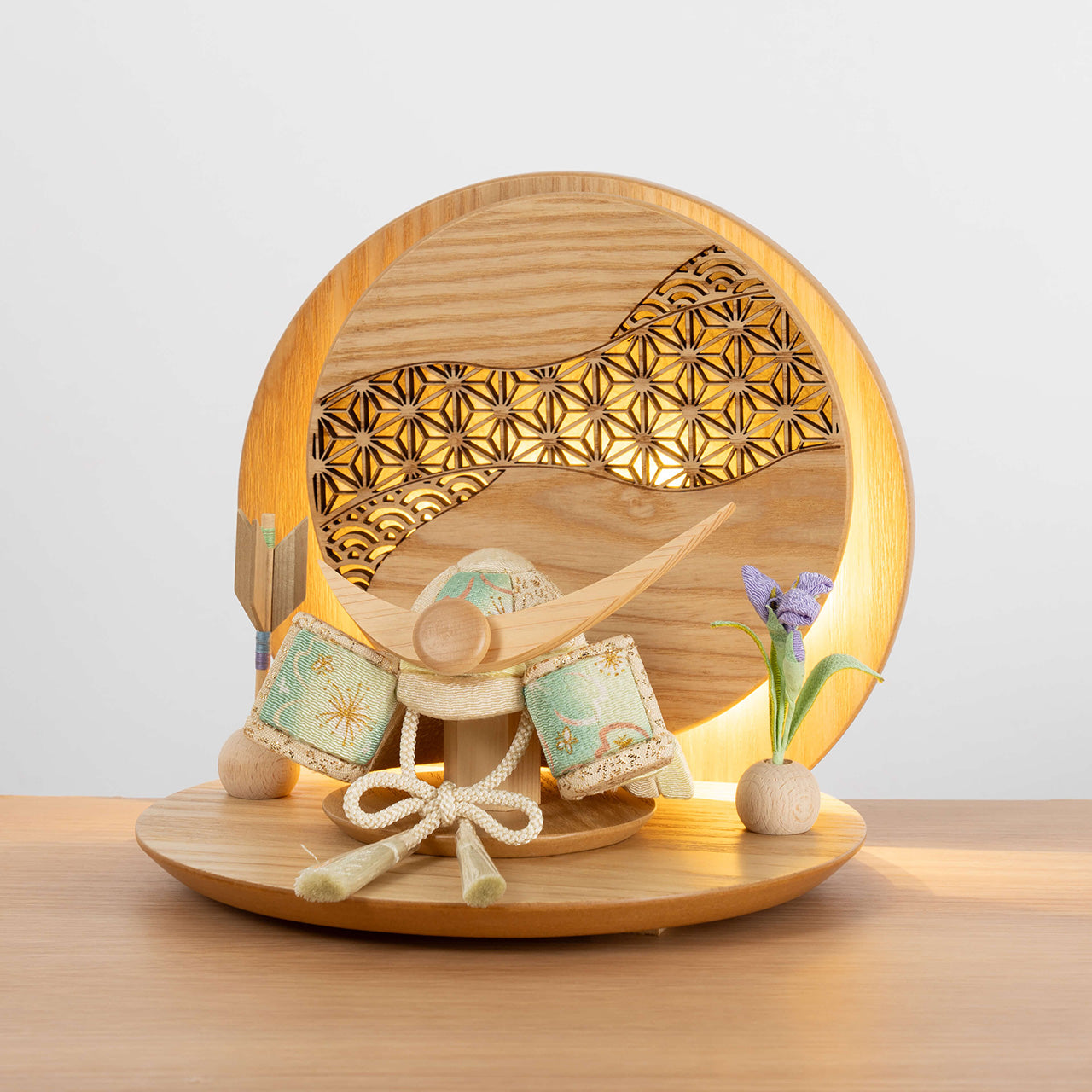 ことの木目込かぶと だいち 上杉謙信 灯丸衝立 麻の葉 N