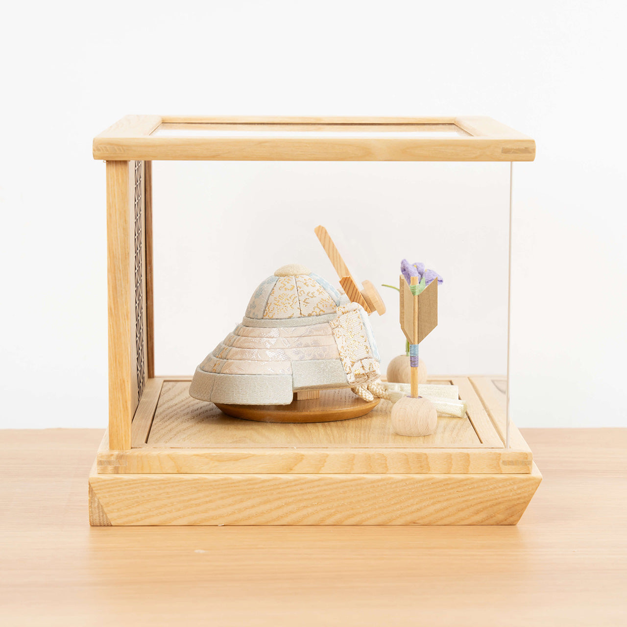 ことの木目込かぶと そら 上杉謙信 円ケース 麻の葉