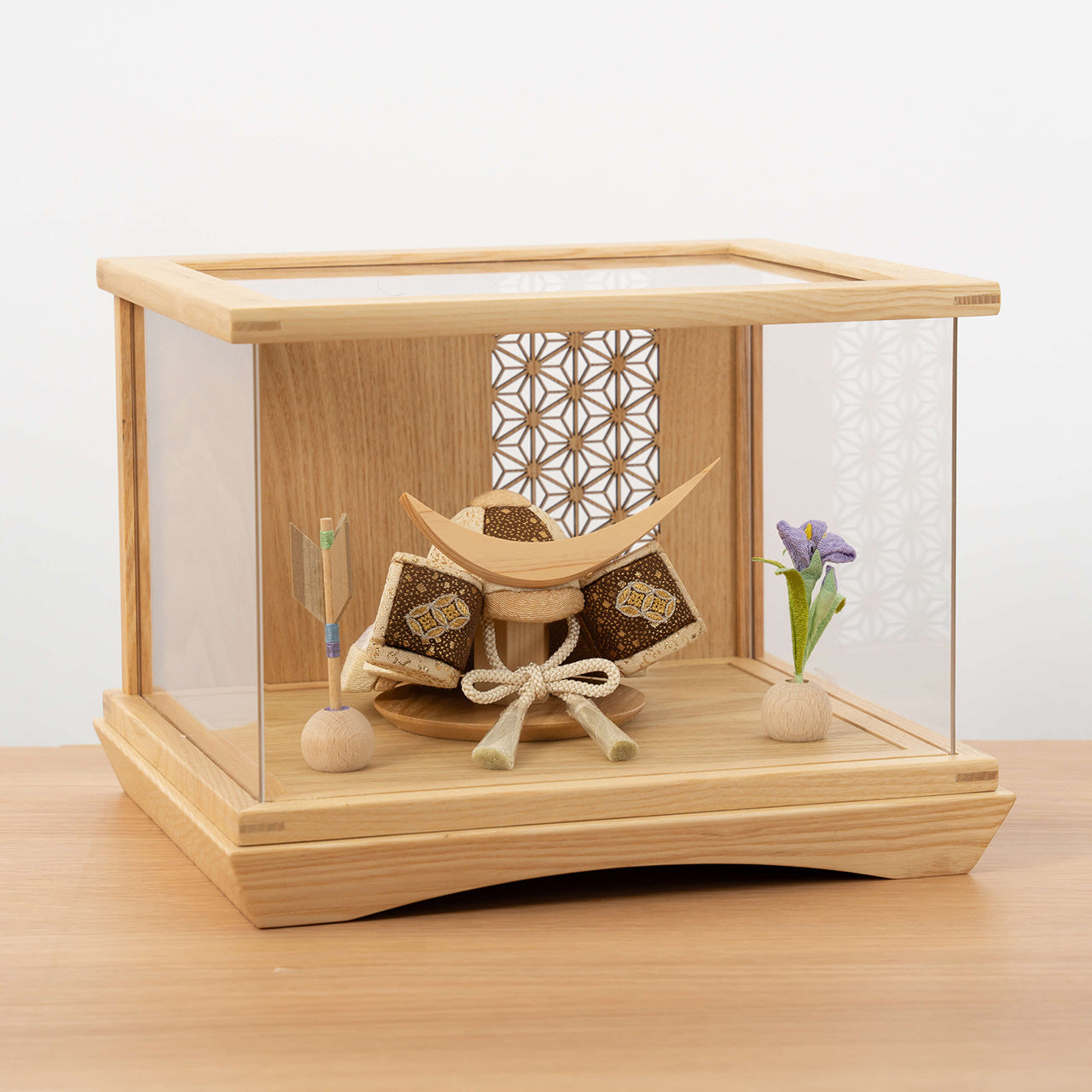 ことの木目込かぶと つき 伊達政宗 円ケース 麻の葉