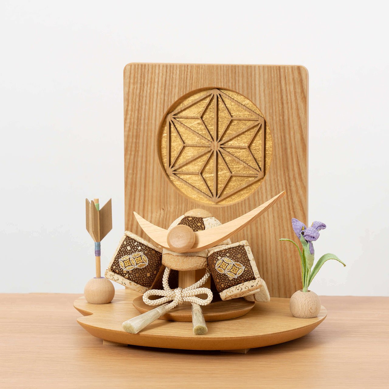 ことの木目込かぶと つき 上杉謙信 木目衝立 麻の葉