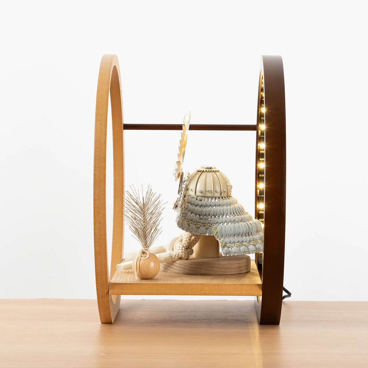 ことのオリジナル兜 徳川家康 灯月型飾台 麻の葉