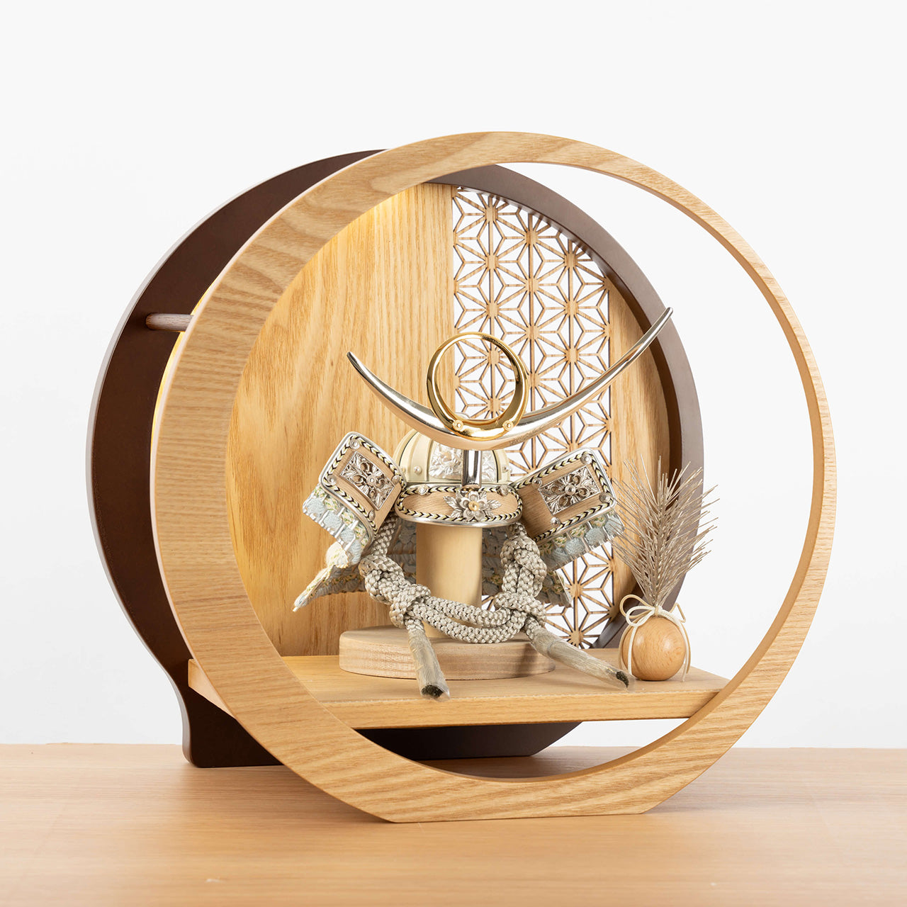 ことのオリジナル兜 上杉謙信 灯月型飾台 麻の葉