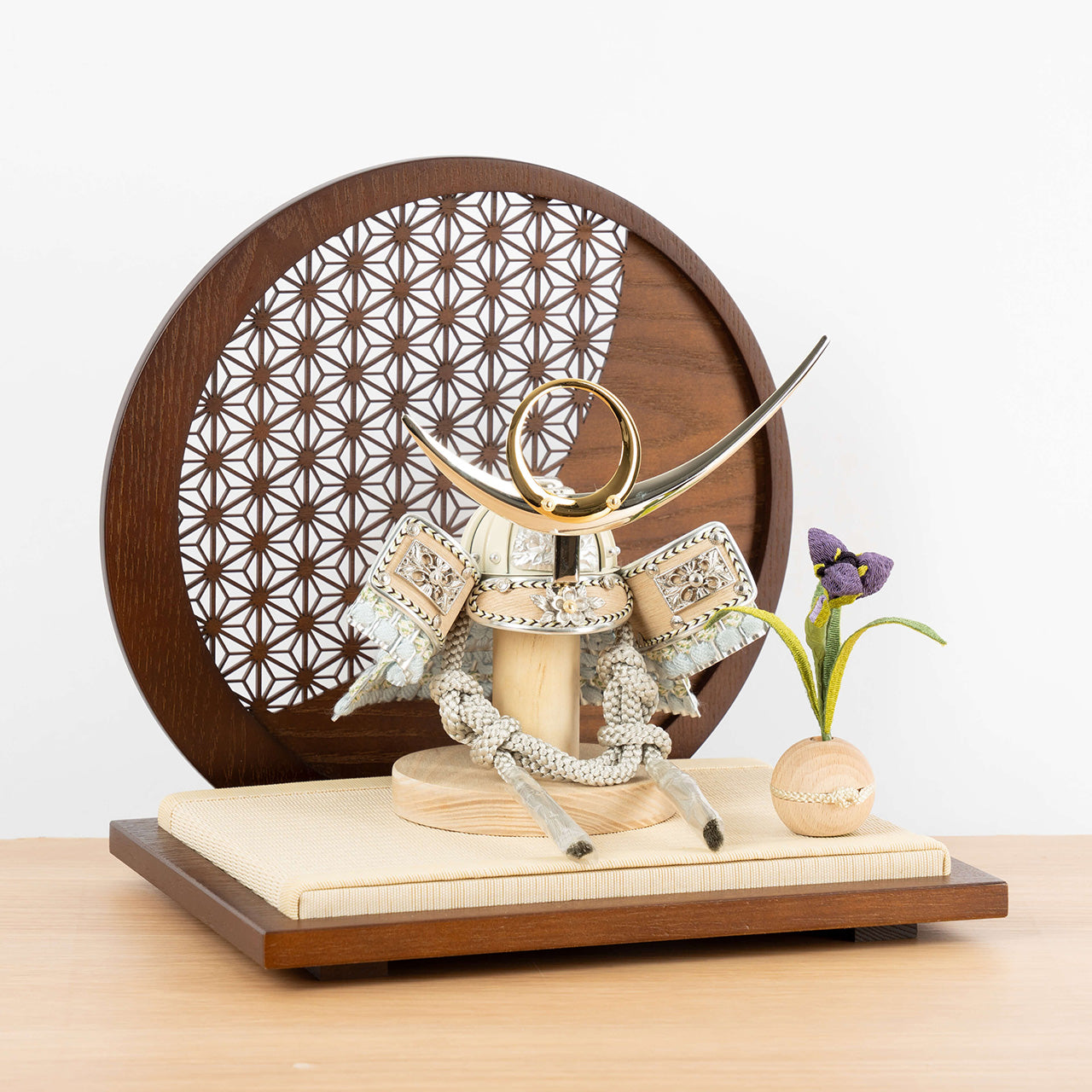 ことのオリジナル兜 上杉謙信 麻の葉 円形B衝立