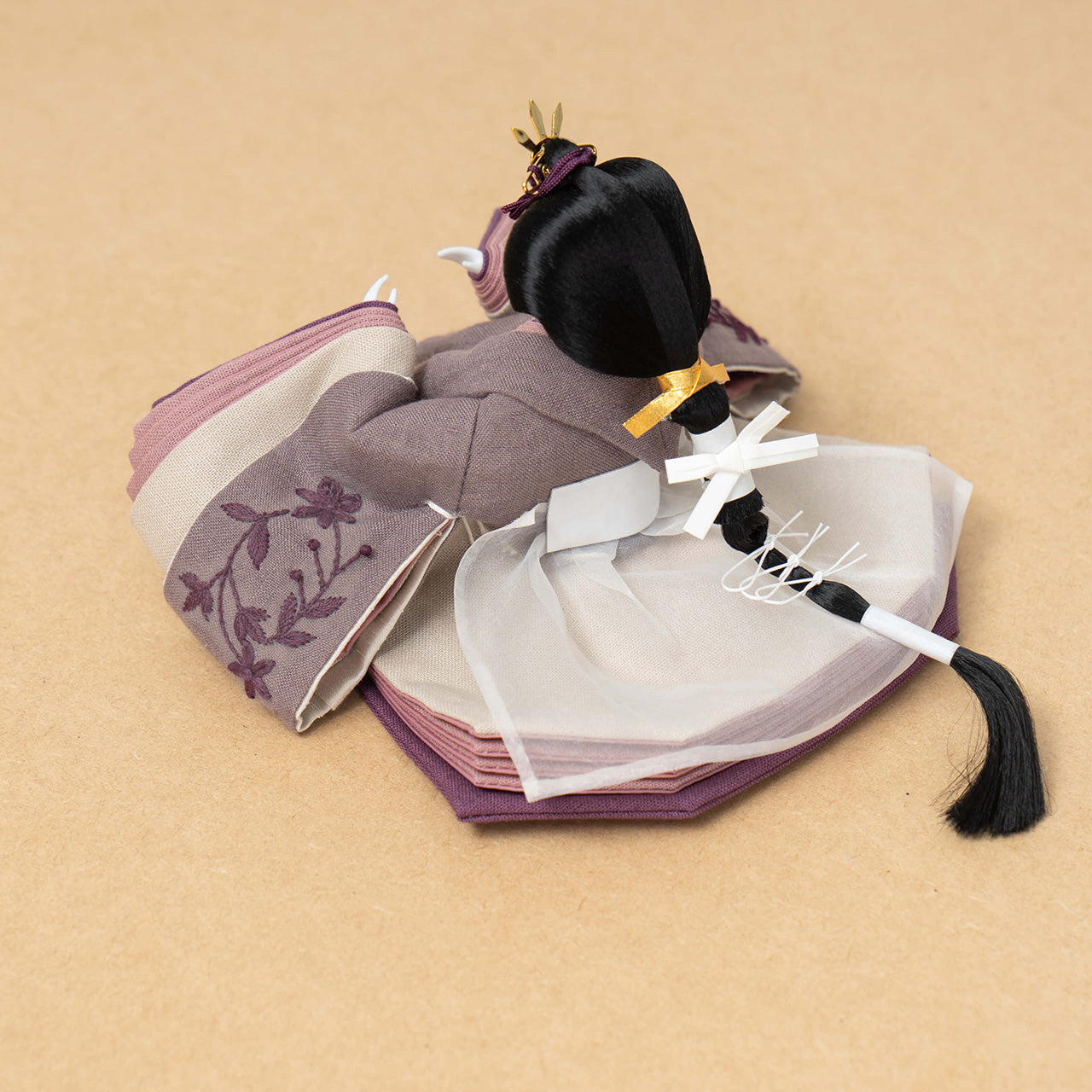 ことのひな人形 かれん 麻の葉N平台 ピンク和紙 立花B付