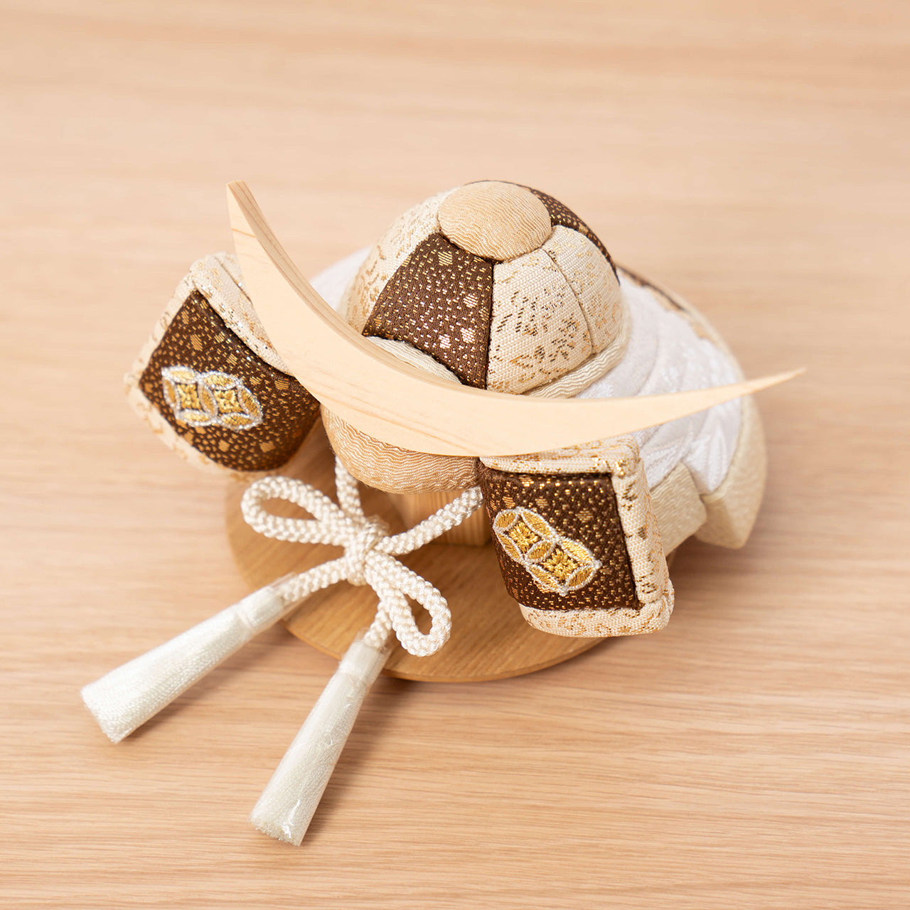 ことの木目込かぶと つき 伊達政宗 円ケース 麻の葉