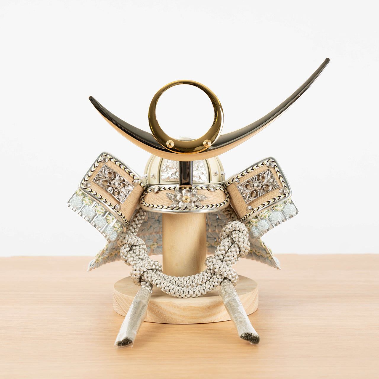 ことのオリジナル兜 上杉謙信 青海波 円形N衝立