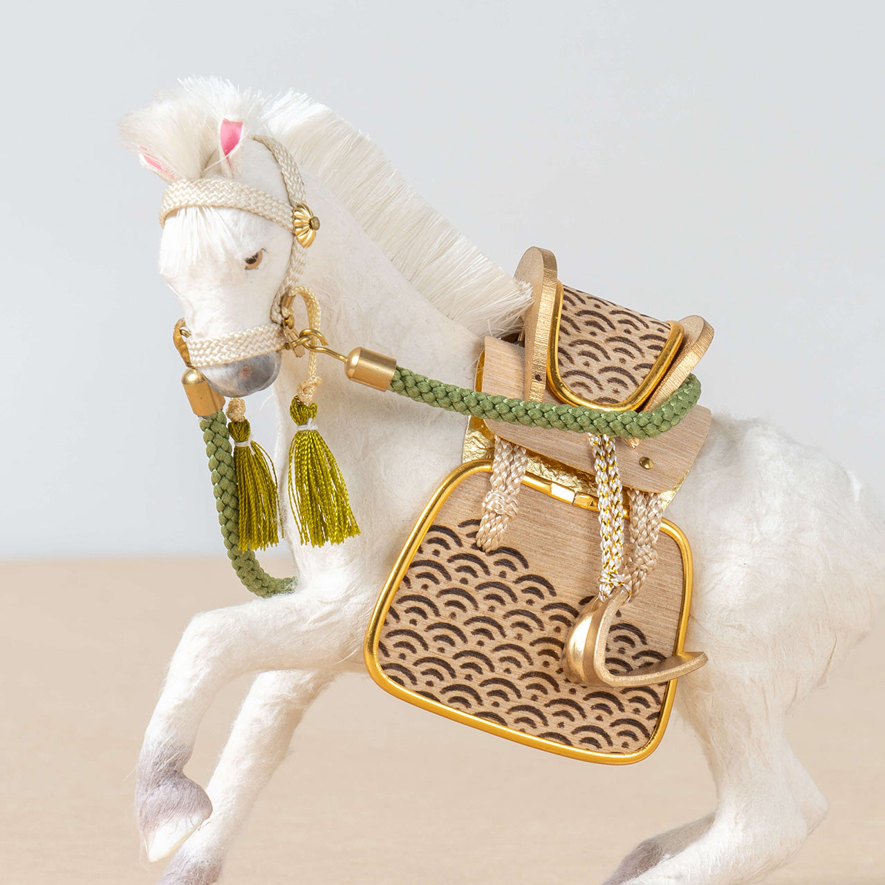 ことの颯躍(そうや)だいち 灯月型飾台 手描龍