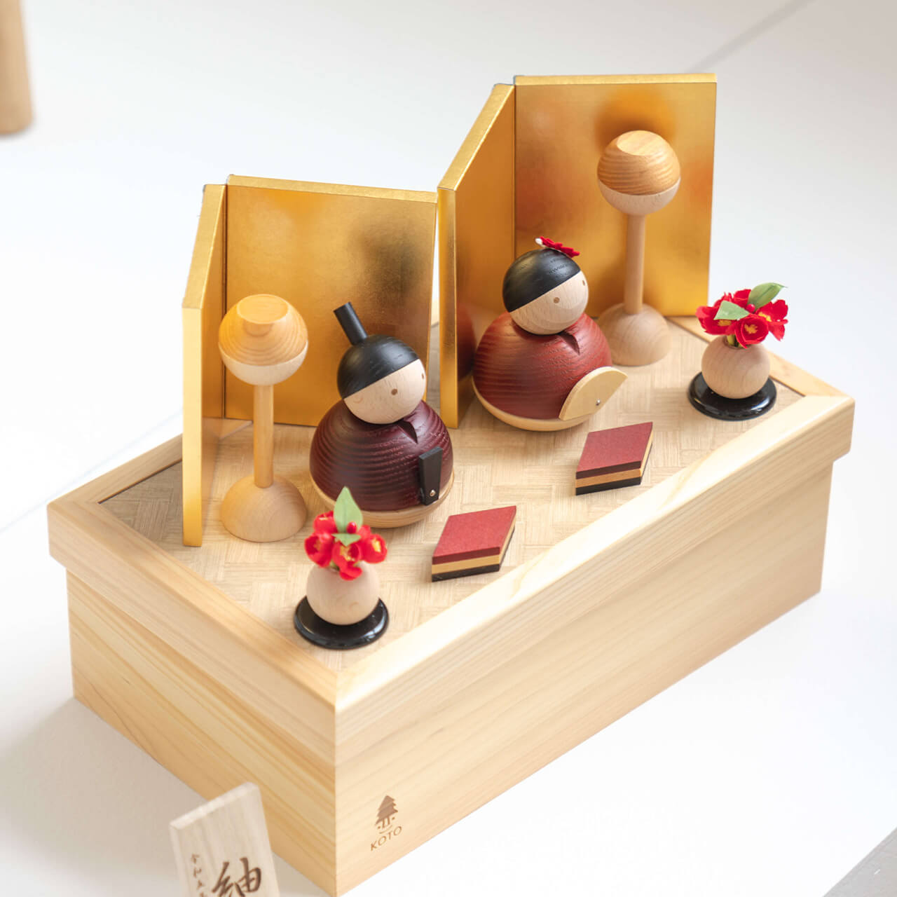 ことの木製ひな人形　親王飾り 　金　収納