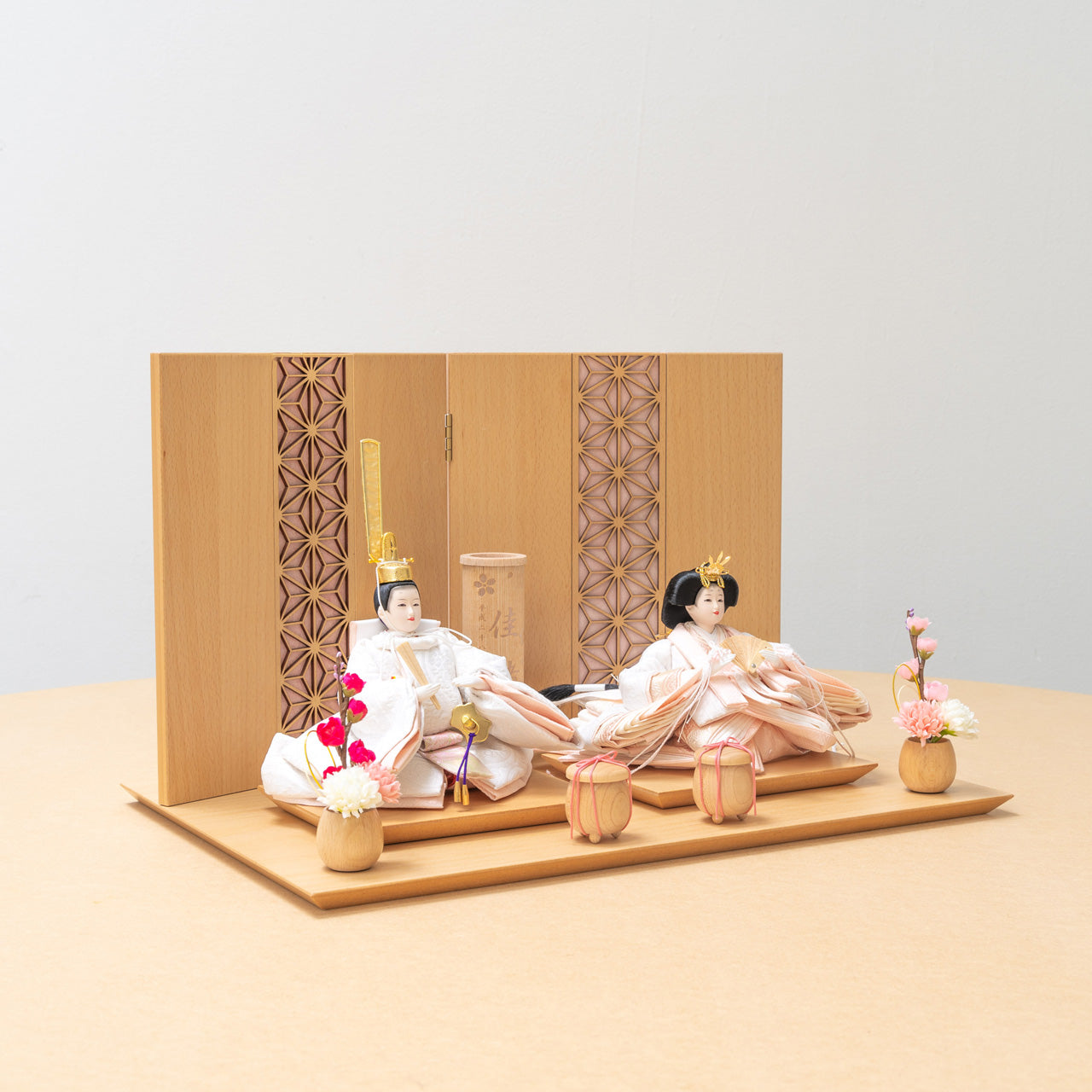 ことのひな人形　ゆき　麻の葉　平台