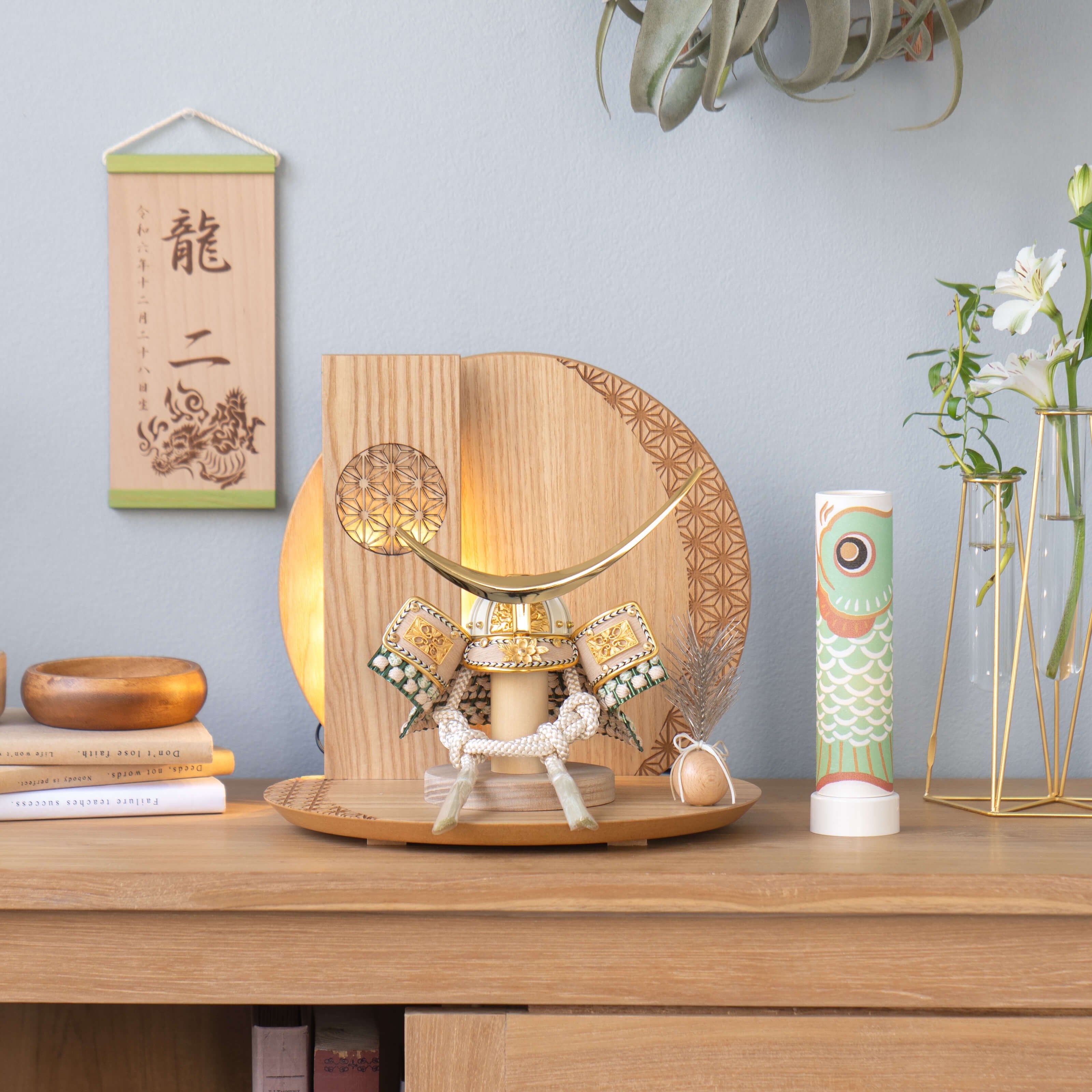 ことのオリジナル兜　伊達政宗　灯円麻の葉衝立N