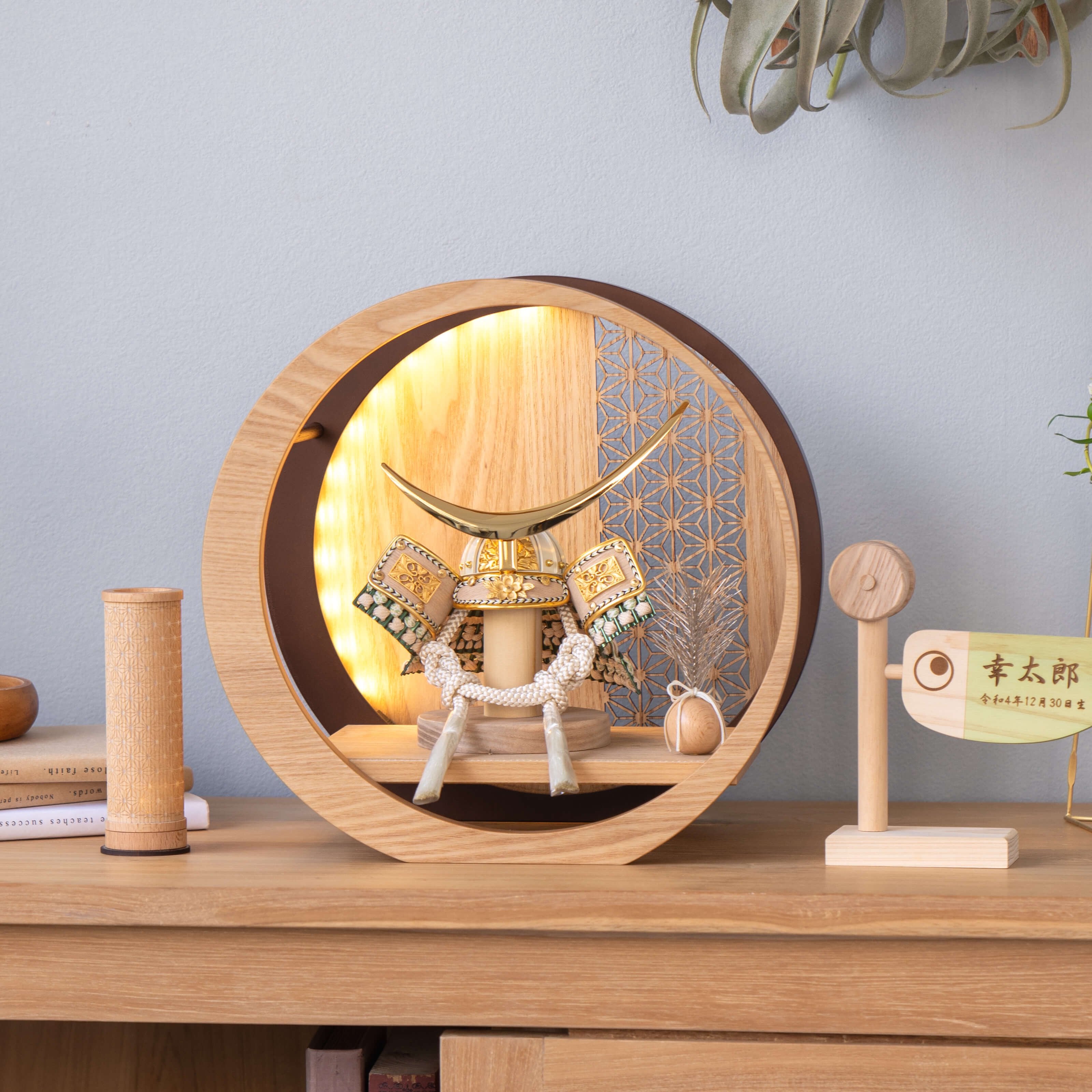 ことのオリジナル兜　伊達政宗　灯月型飾台　麻の葉