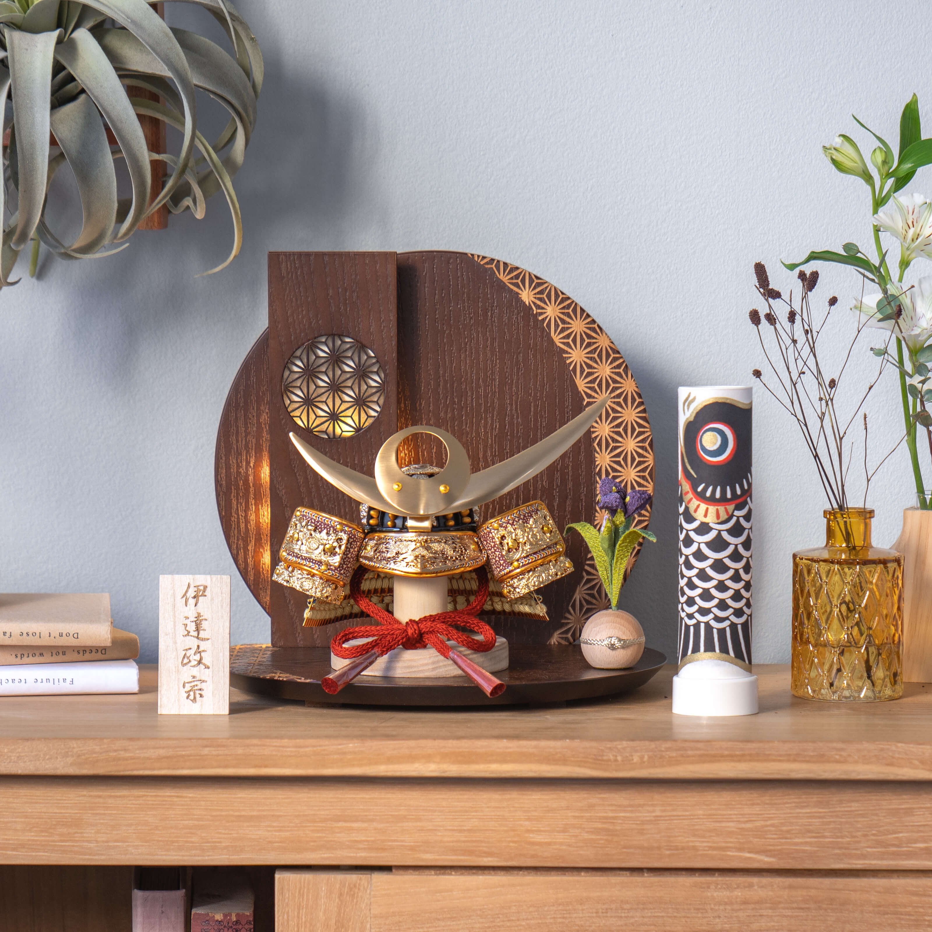 KOTO×悠雅コラボ兜　上杉謙信　灯円麻の葉衝立B