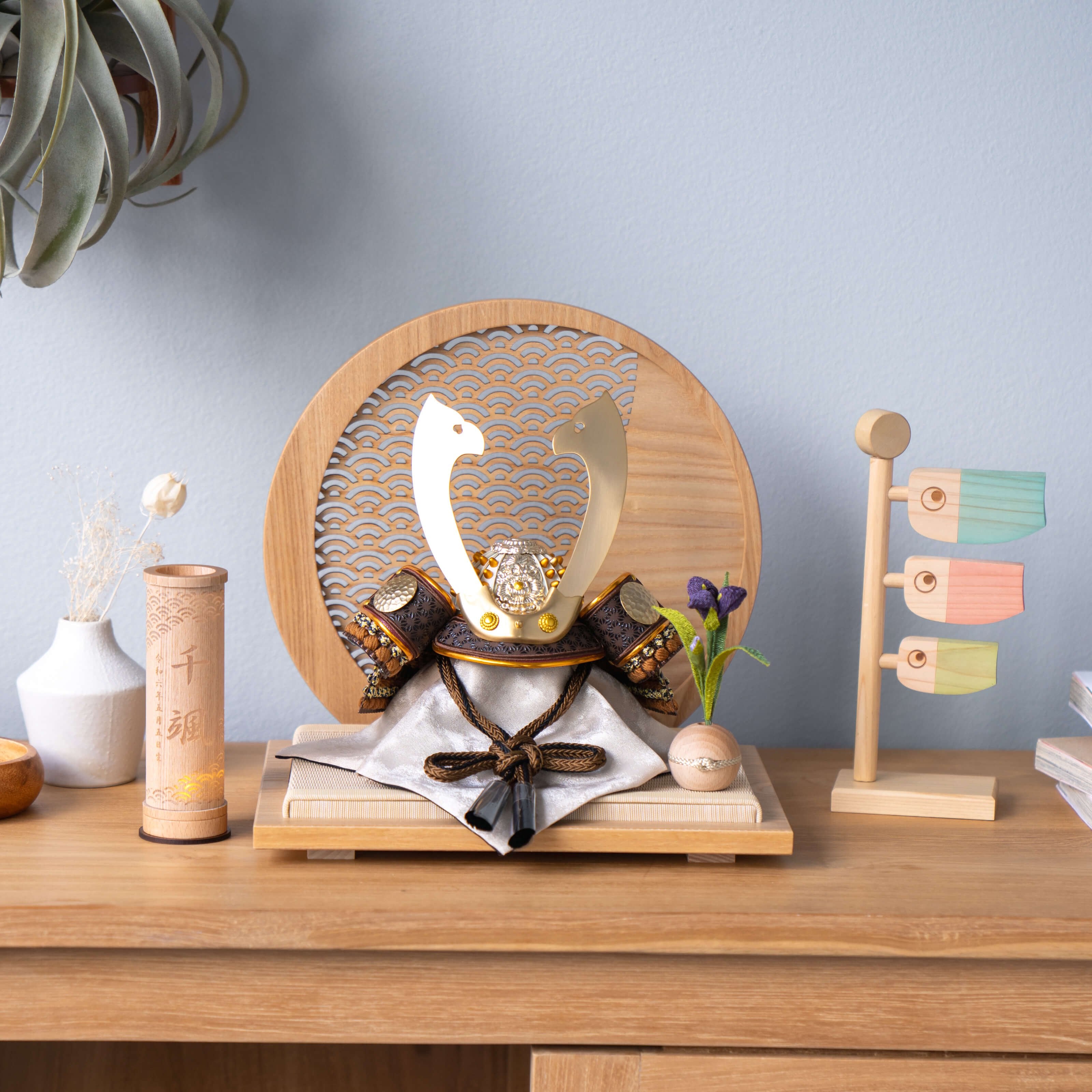 ことの兜　たつき　青海波　円形N衝立