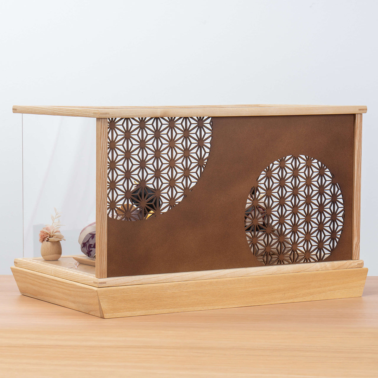 ことのひな人形　かれん　麻の葉　円ケース