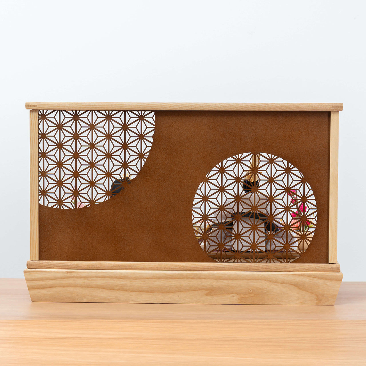 ことのひな人形　ひかり　麻の葉　円ケース