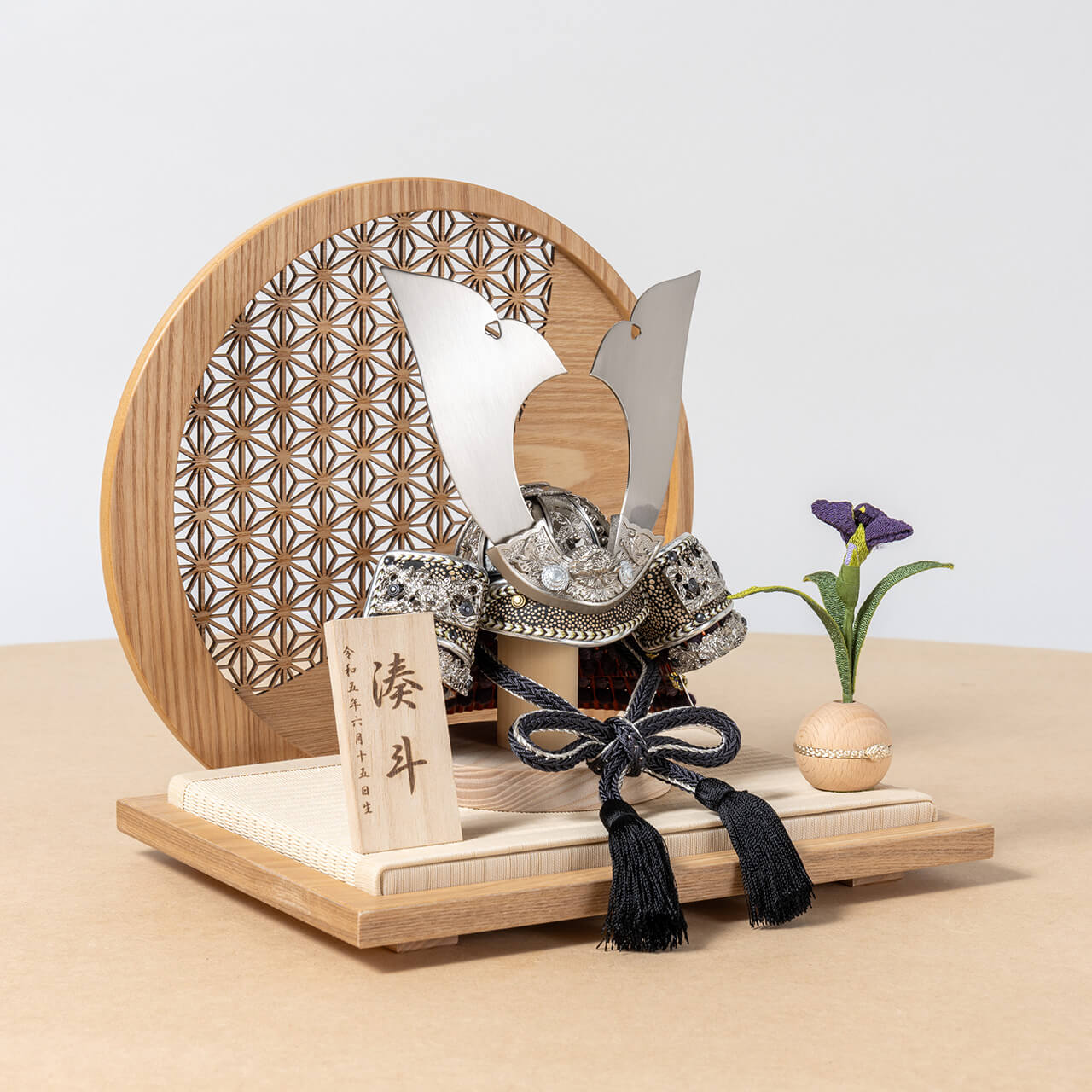 KOTO×悠雅コラボ兜　銀大鍬　麻の葉　円形N衝立