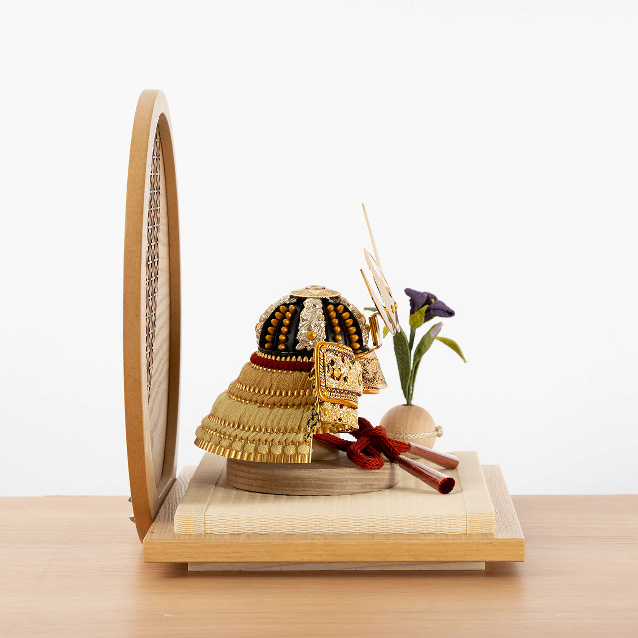 KOTO×悠雅コラボ兜　上杉謙信　麻の葉　円形N衝立