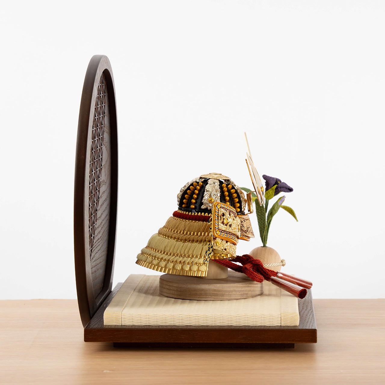 KOTO×悠雅コラボ兜　上杉謙信　麻の葉　円形B衝立