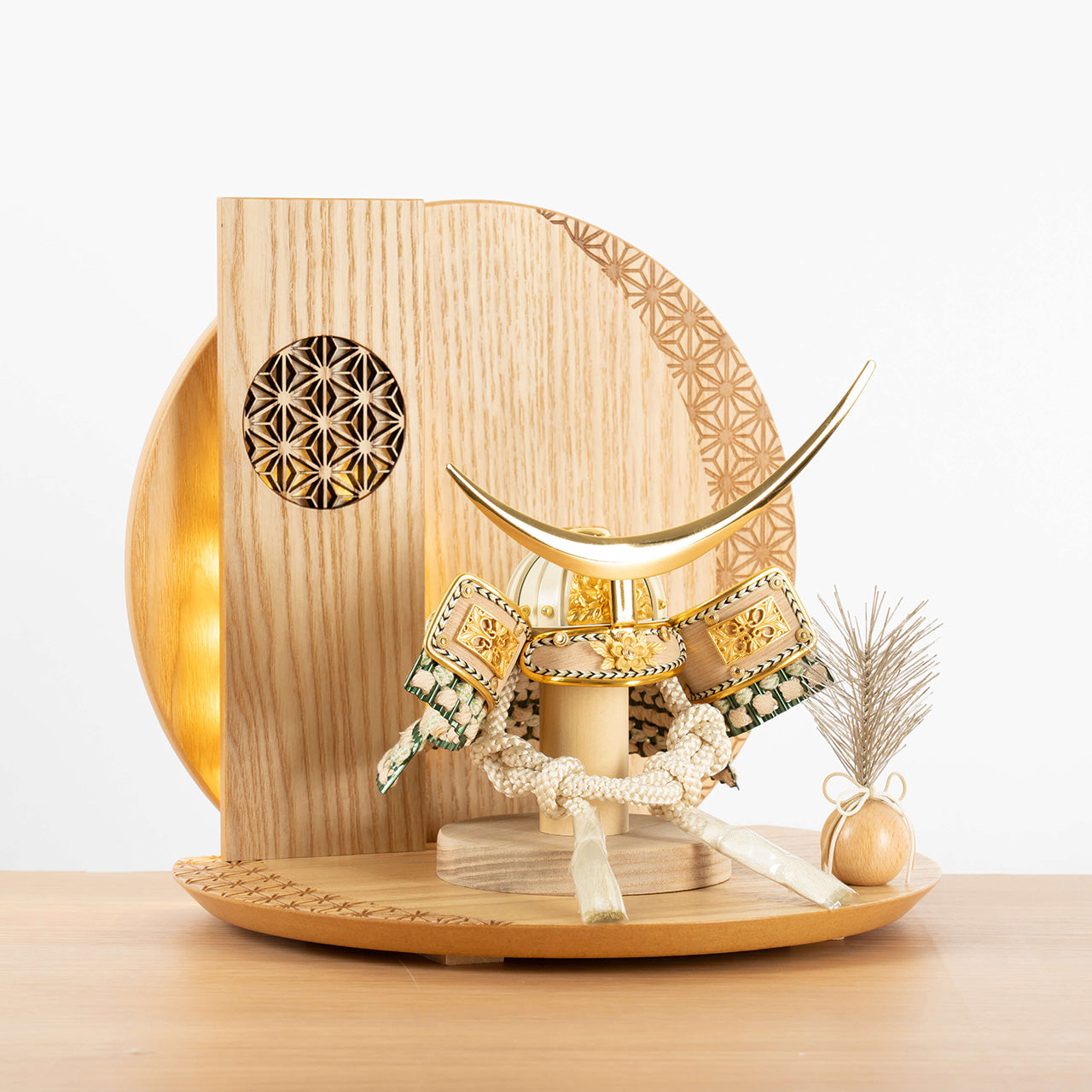 ことのオリジナル兜　伊達政宗　灯円麻の葉衝立N