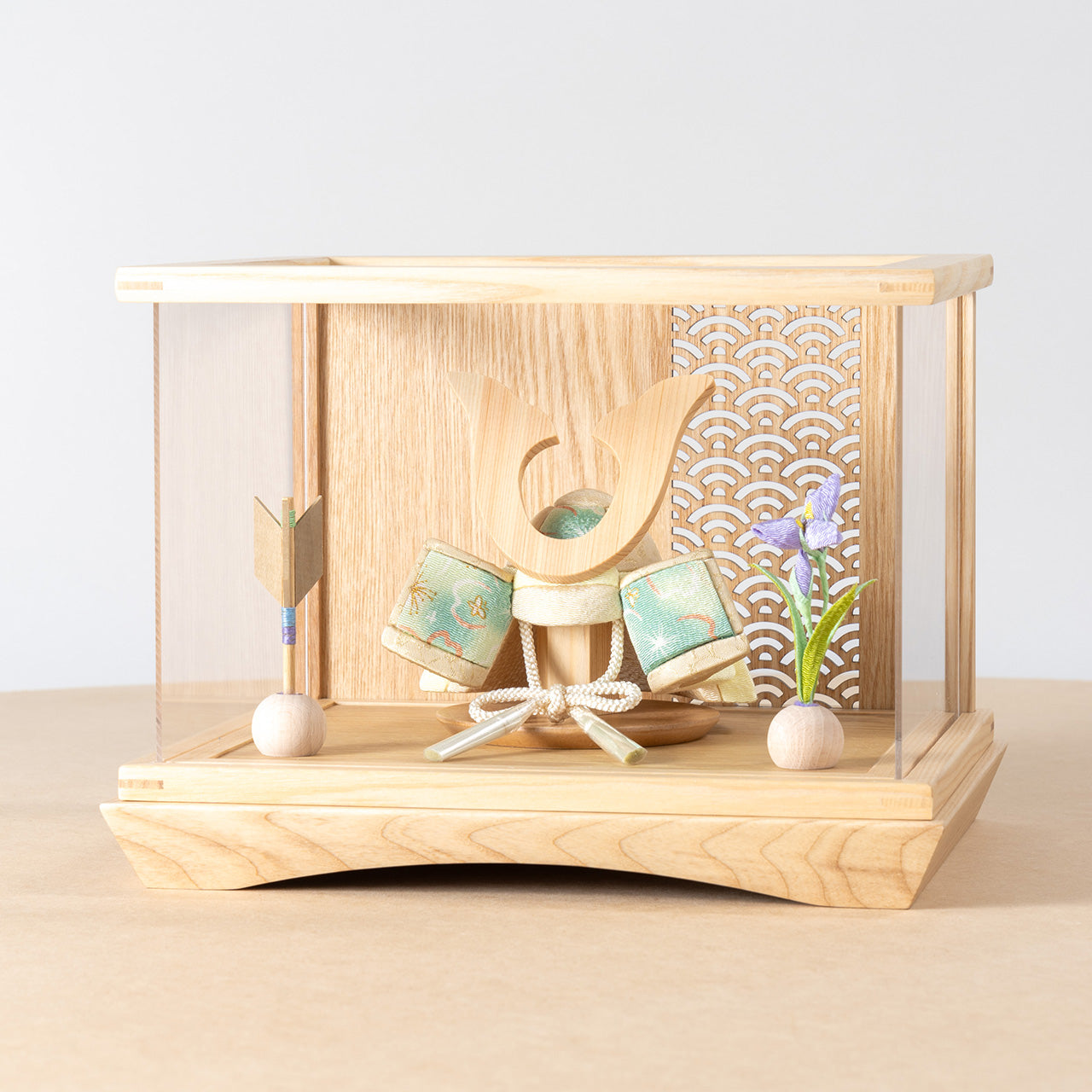 ことの木目込かぶと　だいち　鍬形　円ケース　青海波