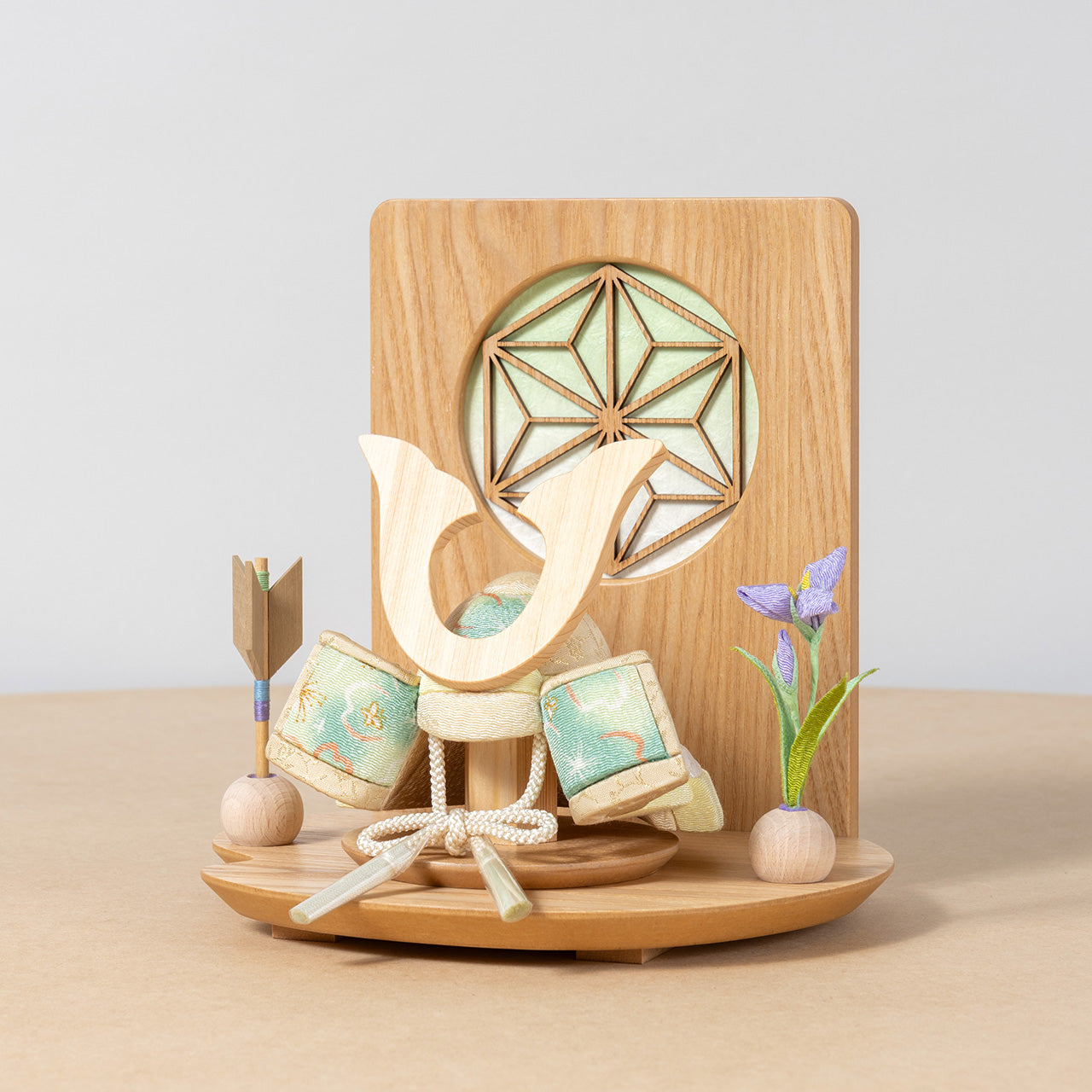 ことの木目込かぶと　だいち　鍬形　木目衝立　麻の葉