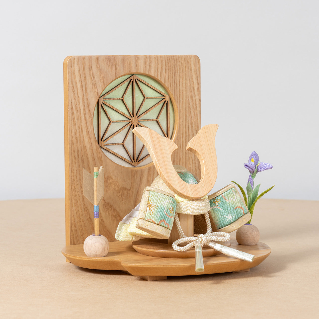 ことの木目込かぶと　だいち　鍬形　木目衝立　麻の葉