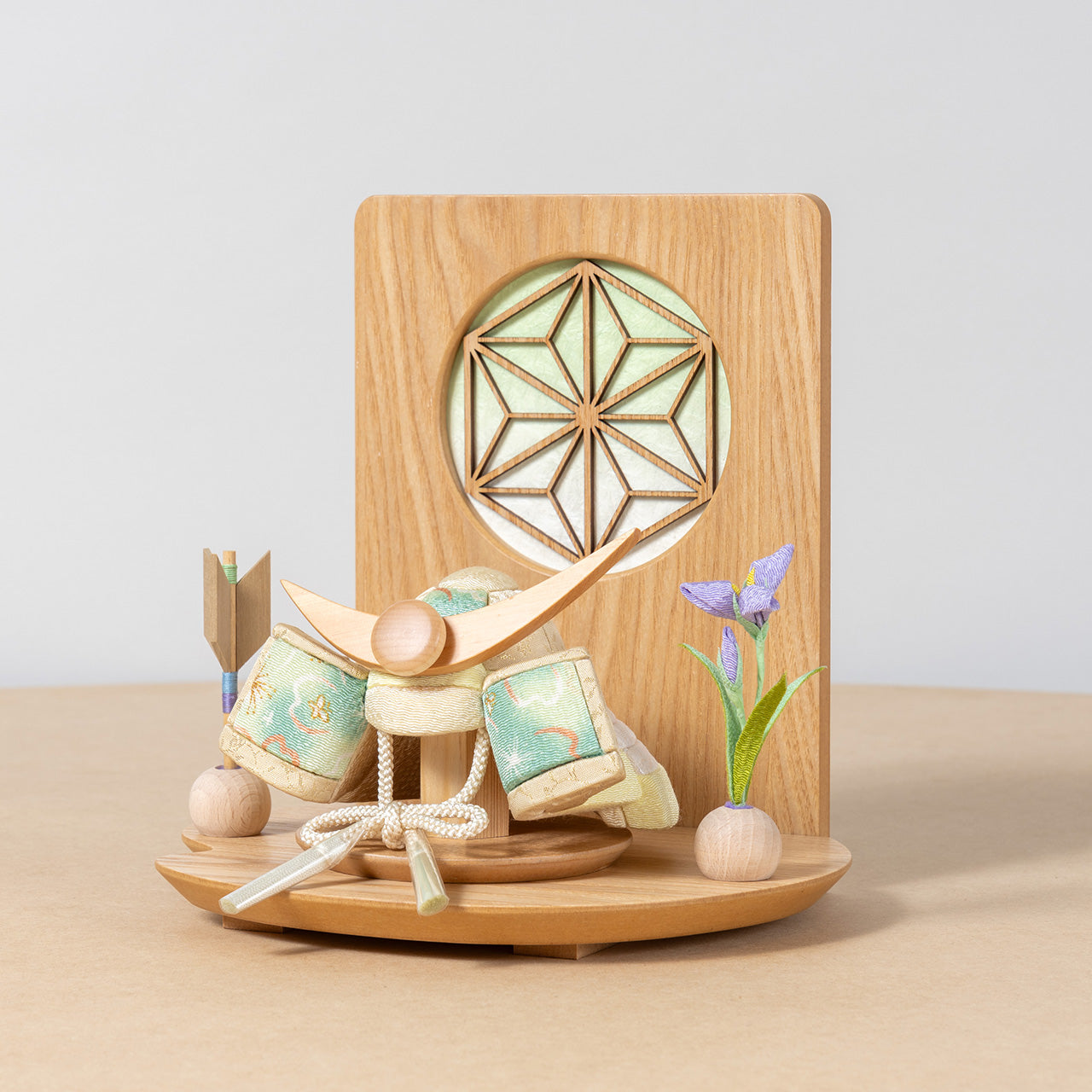 ことの木目込かぶと　だいち　上杉謙信　木目衝立　麻の葉