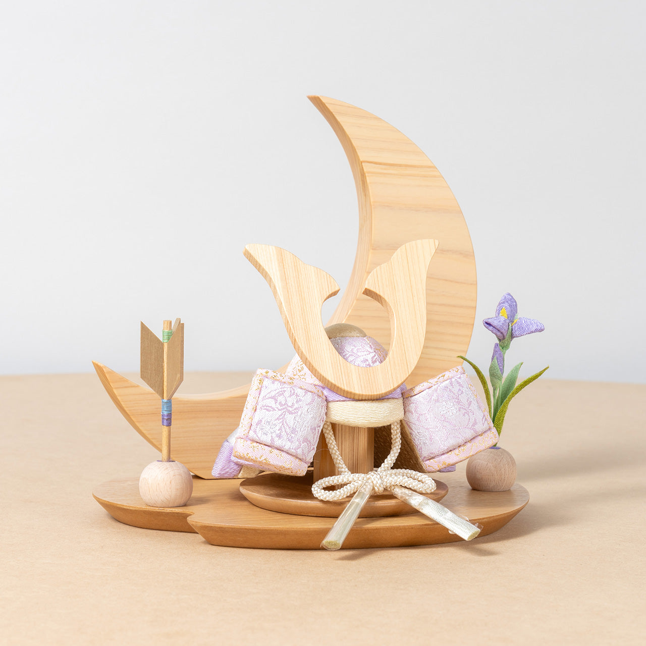 ことの木目込かぶと　はな　鍬形　桧月