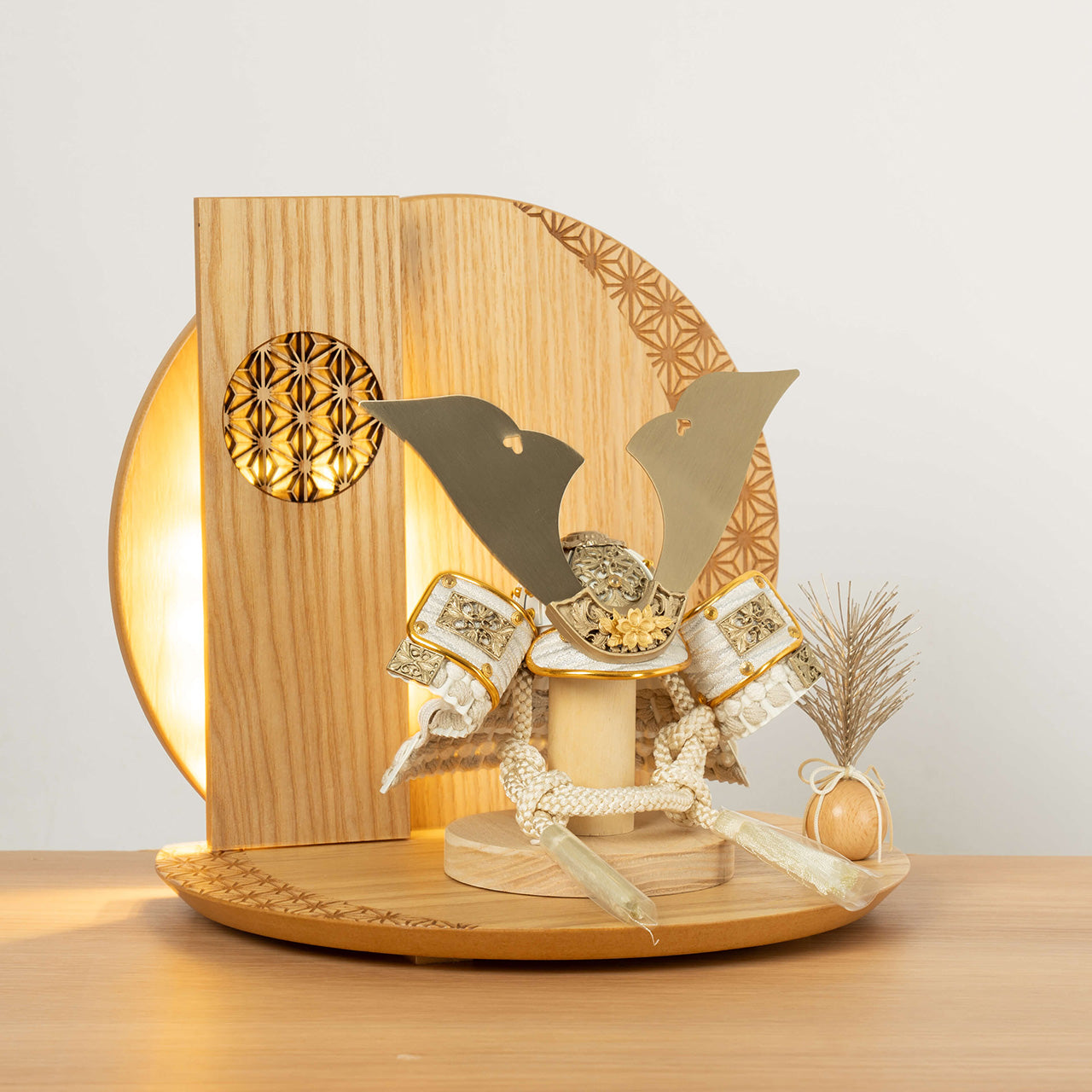 ことの兜　CG金　大鍬　灯円麻の葉衝立N