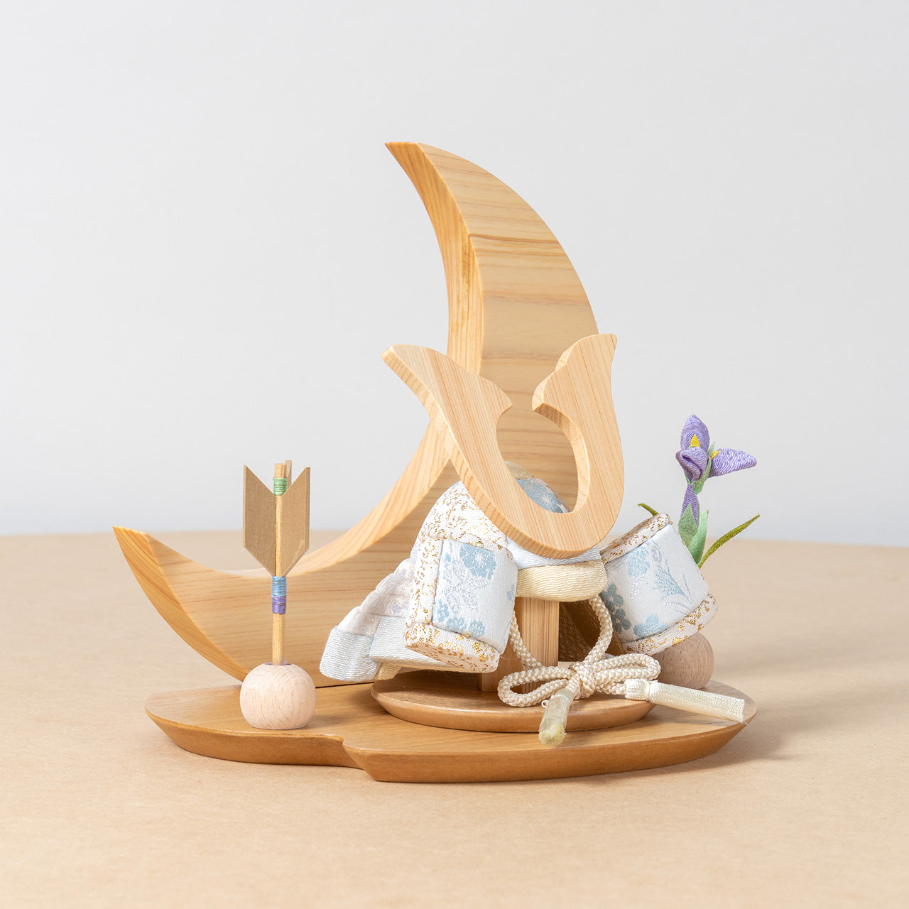 ことの木目込かぶと　そら　鍬形　桧月