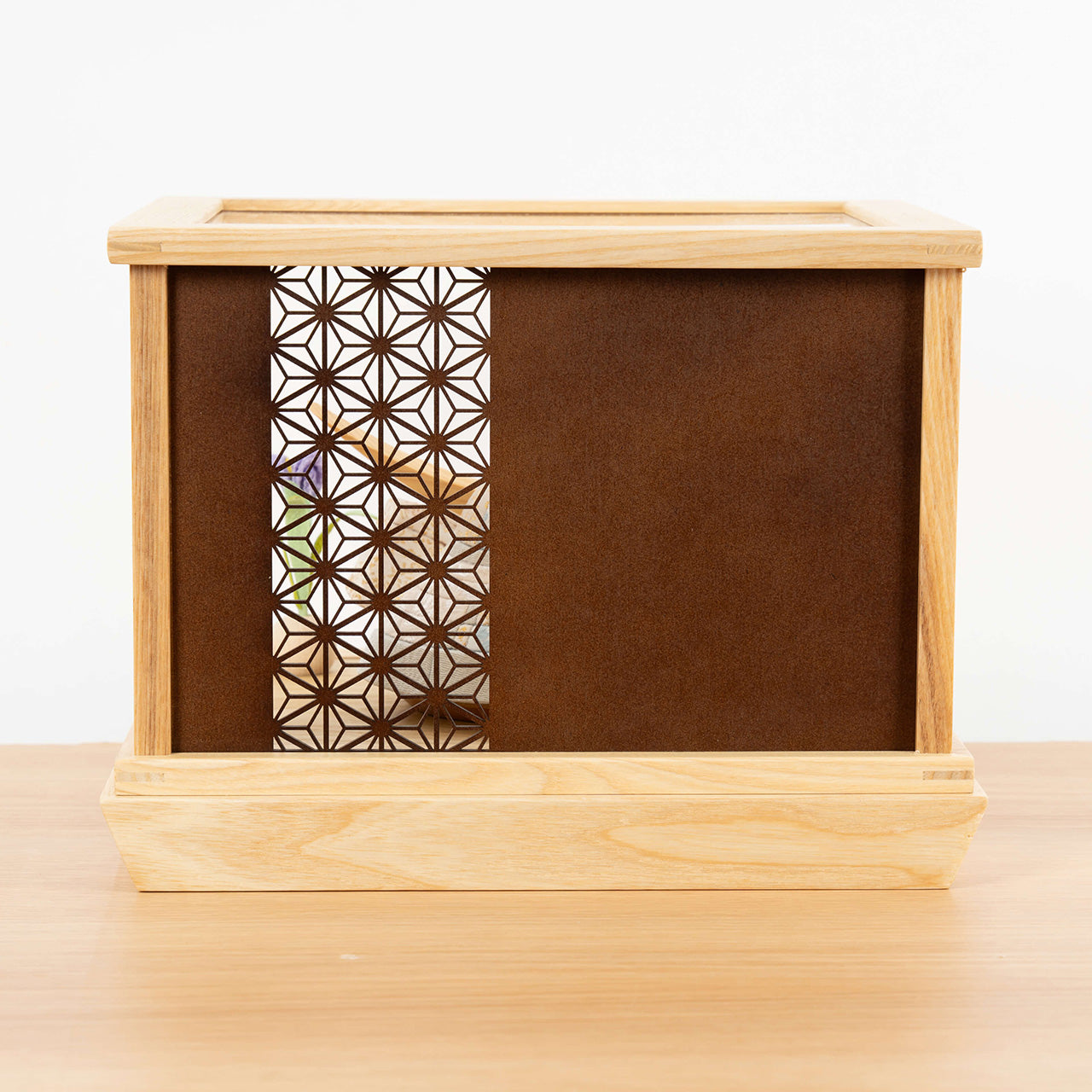 ことの木目込かぶと　そら　上杉謙信　円ケース　麻の葉