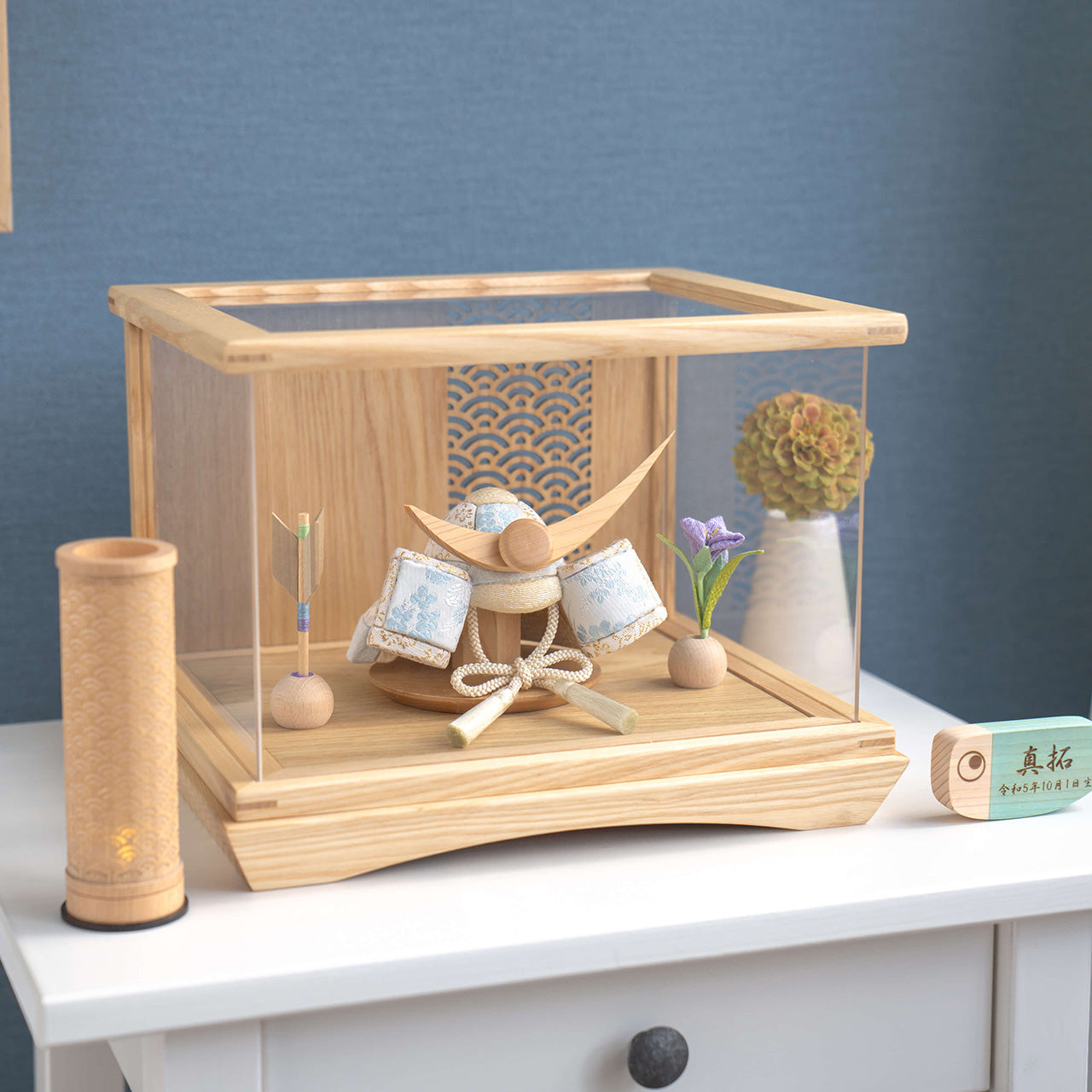 ことの木目込かぶと　そら　上杉謙信　円ケース　青海波