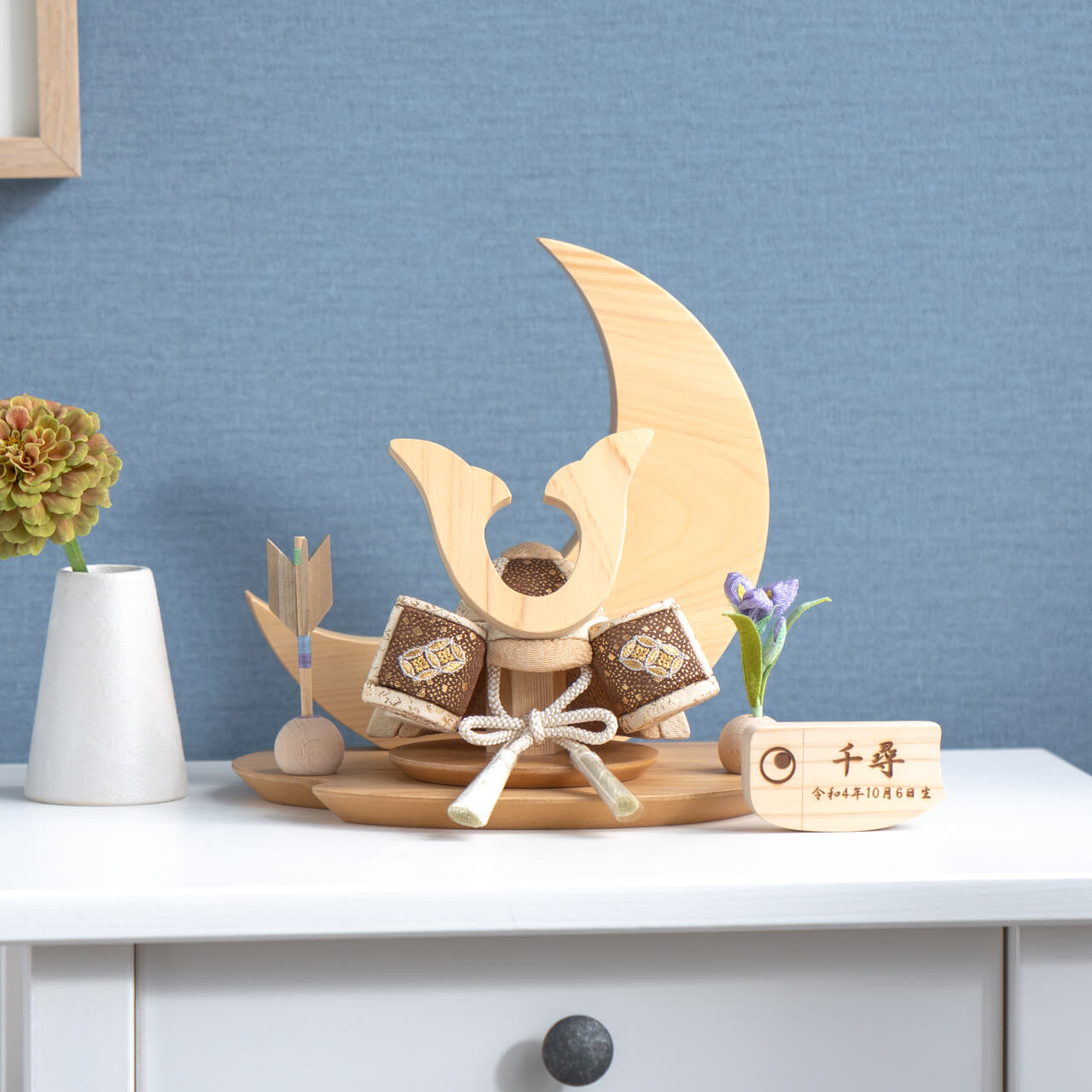 ことの木目込かぶと　つき　鍬形　桧月