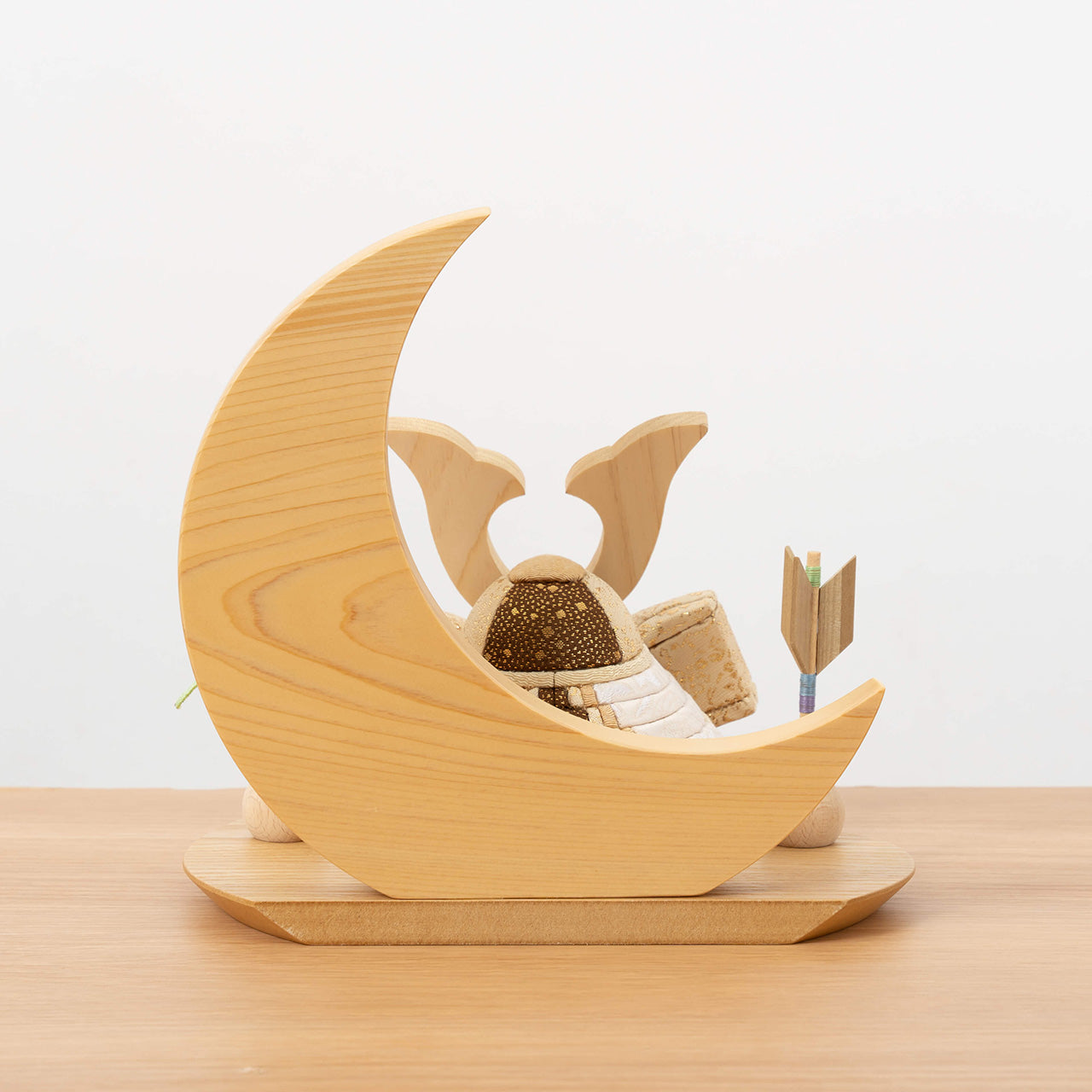 ことの木目込かぶと　つき　鍬形　桧月