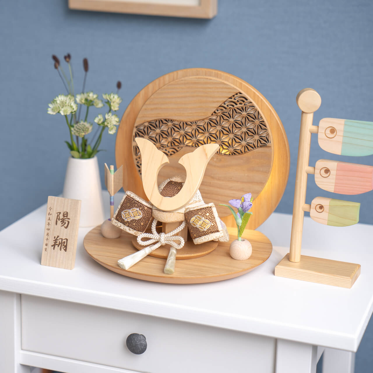 ことの木目込かぶと　つき　鍬形　灯丸衝立　麻の葉　N