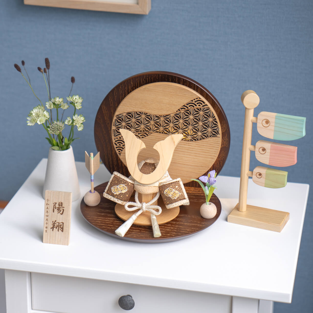 ことの木目込かぶと　つき　鍬形　灯丸衝立　麻の葉　B