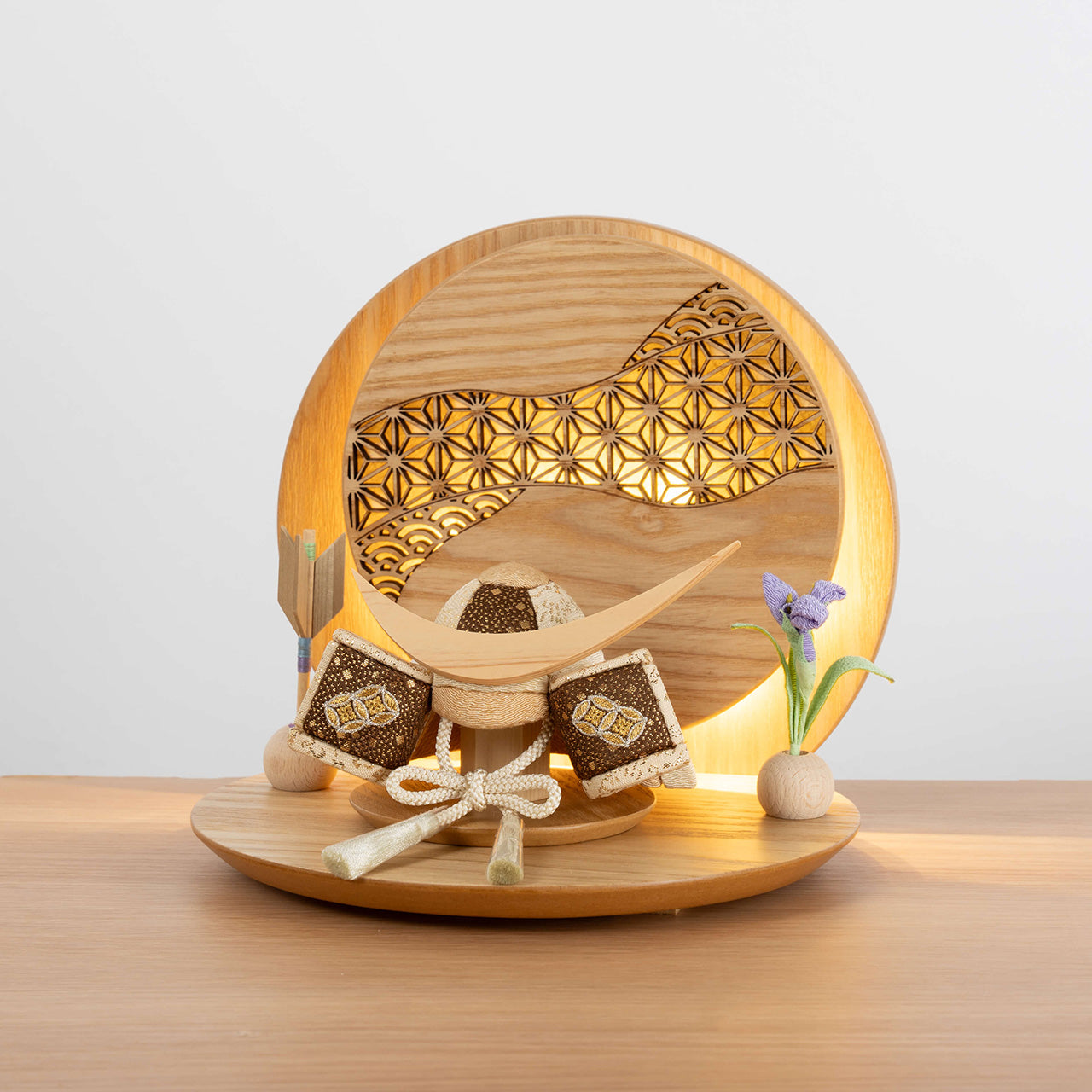 ことの木目込かぶと　つき　伊達政宗　灯丸衝立　麻の葉　N