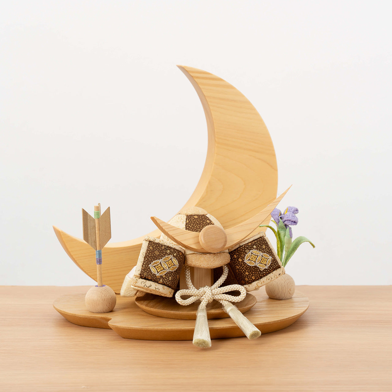 ことの木目込かぶと　つき　上杉謙信　桧月