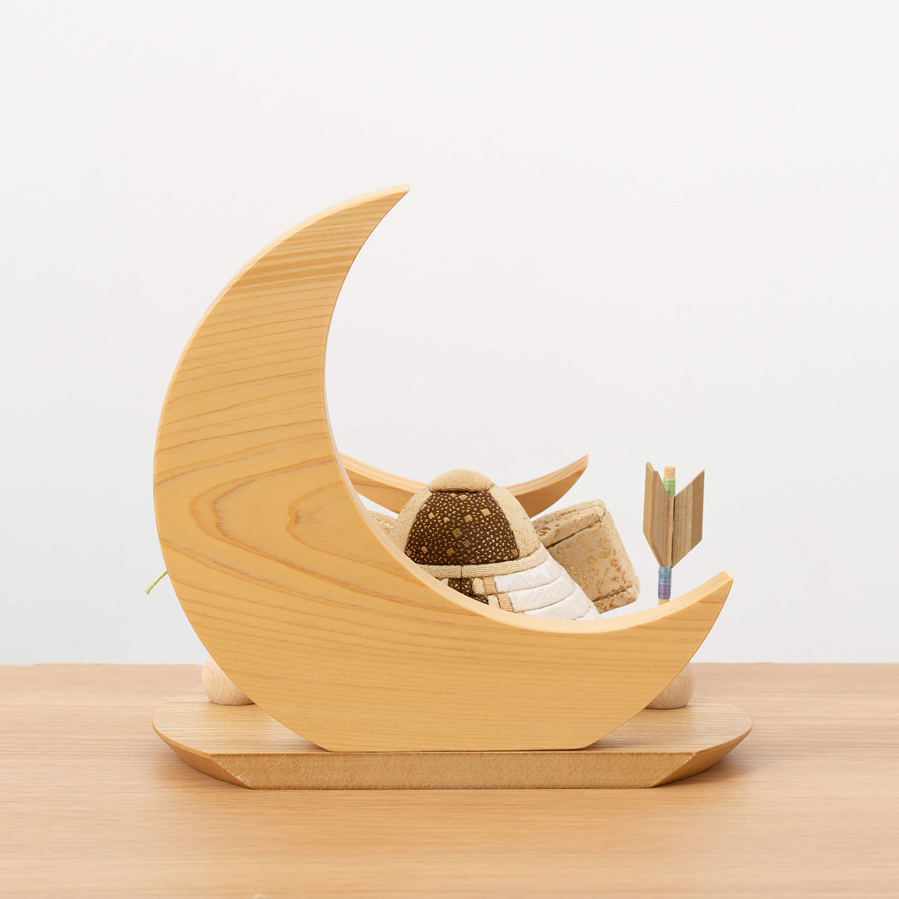 ことの木目込かぶと　つき　上杉謙信　桧月