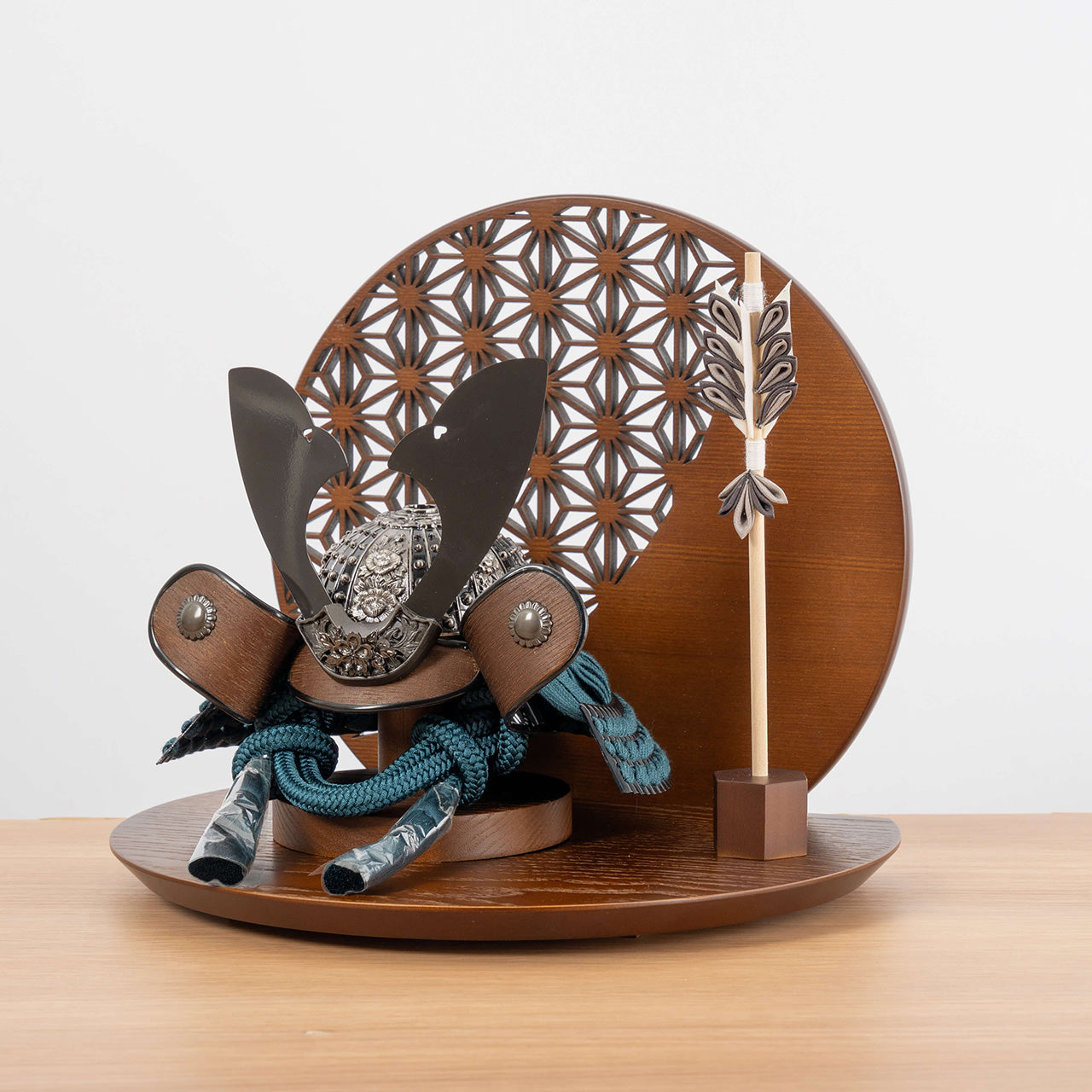 ことのおぼこ兜　こく　麻の葉　丸型B衝立