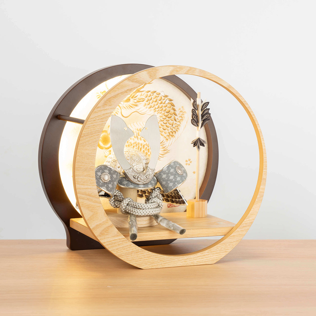 ことのおぼこ兜　せい　灯月型飾台　手描龍