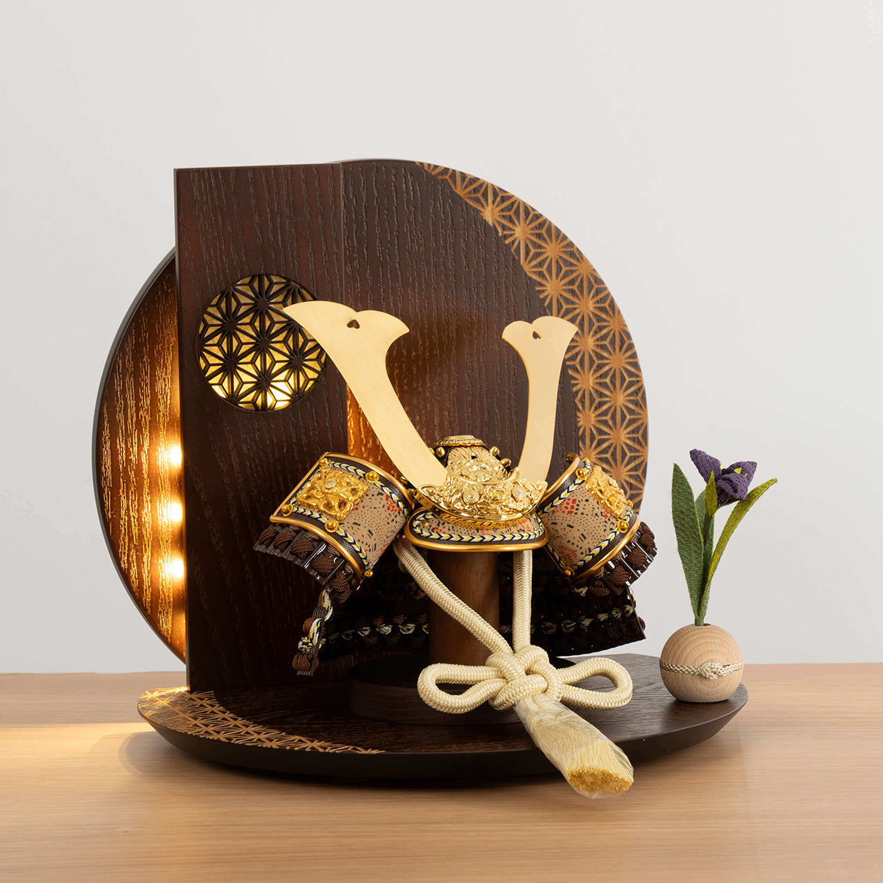 ことの兜　りく　灯円麻の葉衝立B